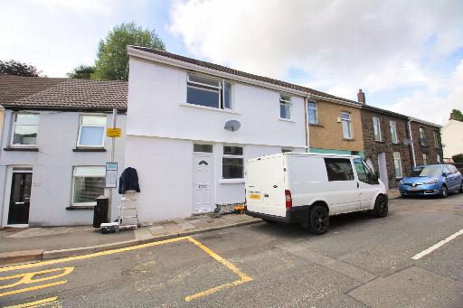Ynyshir Road, Porth CF39 0EL