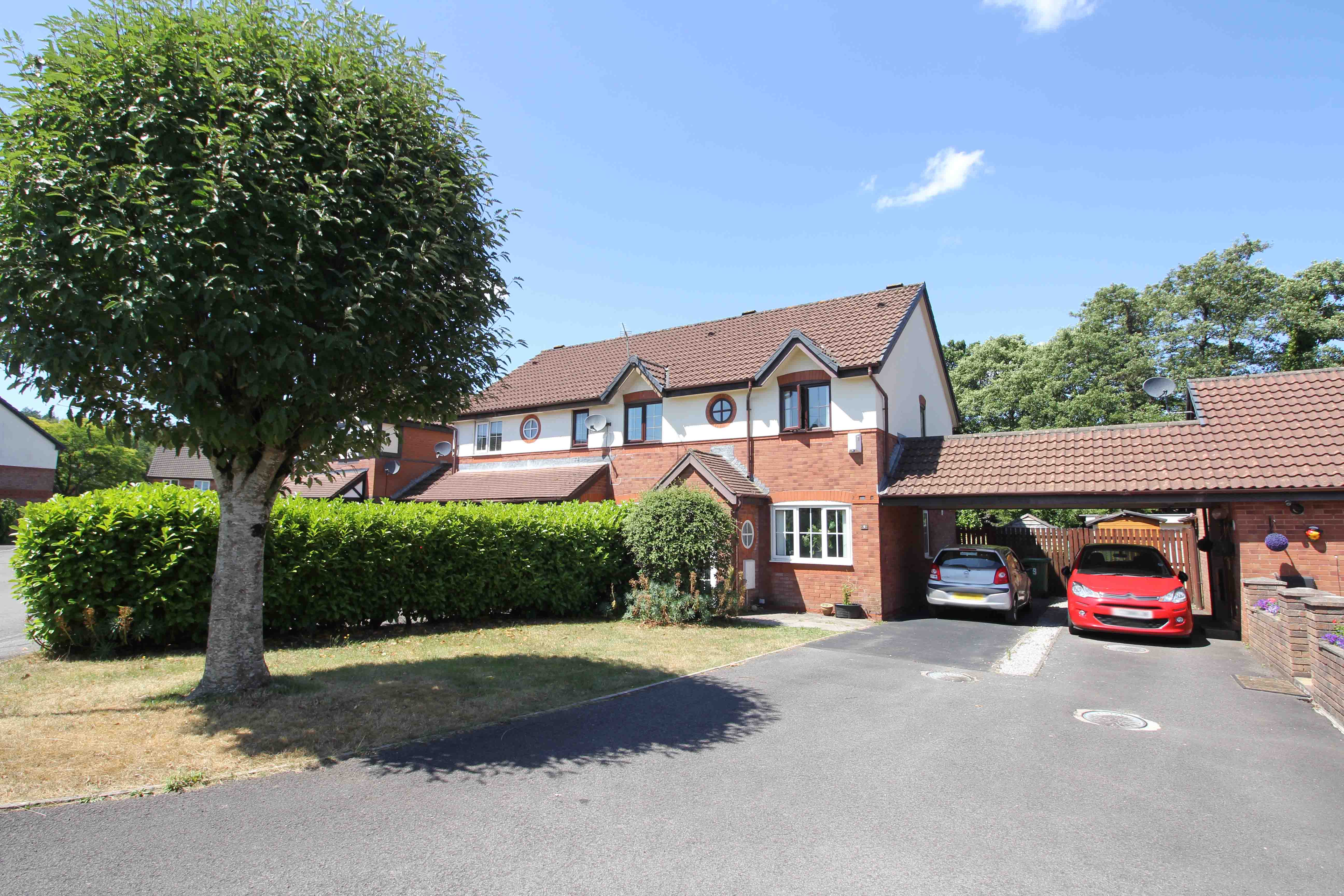 Llwyn Onn, Tyla Garw CF72 9ET  Interior