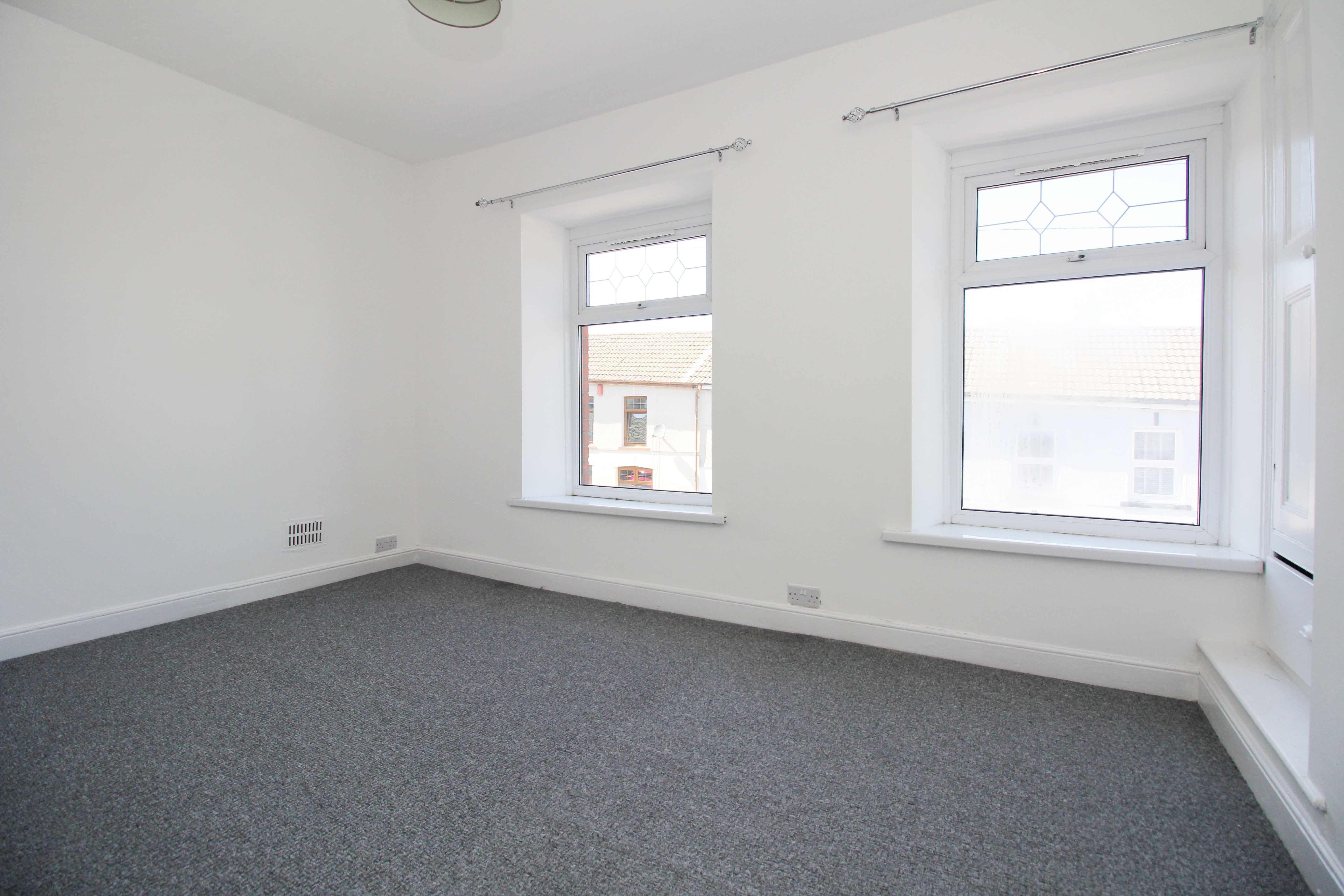Crawshay Road, Tonypandy CF40 1TE  Interior