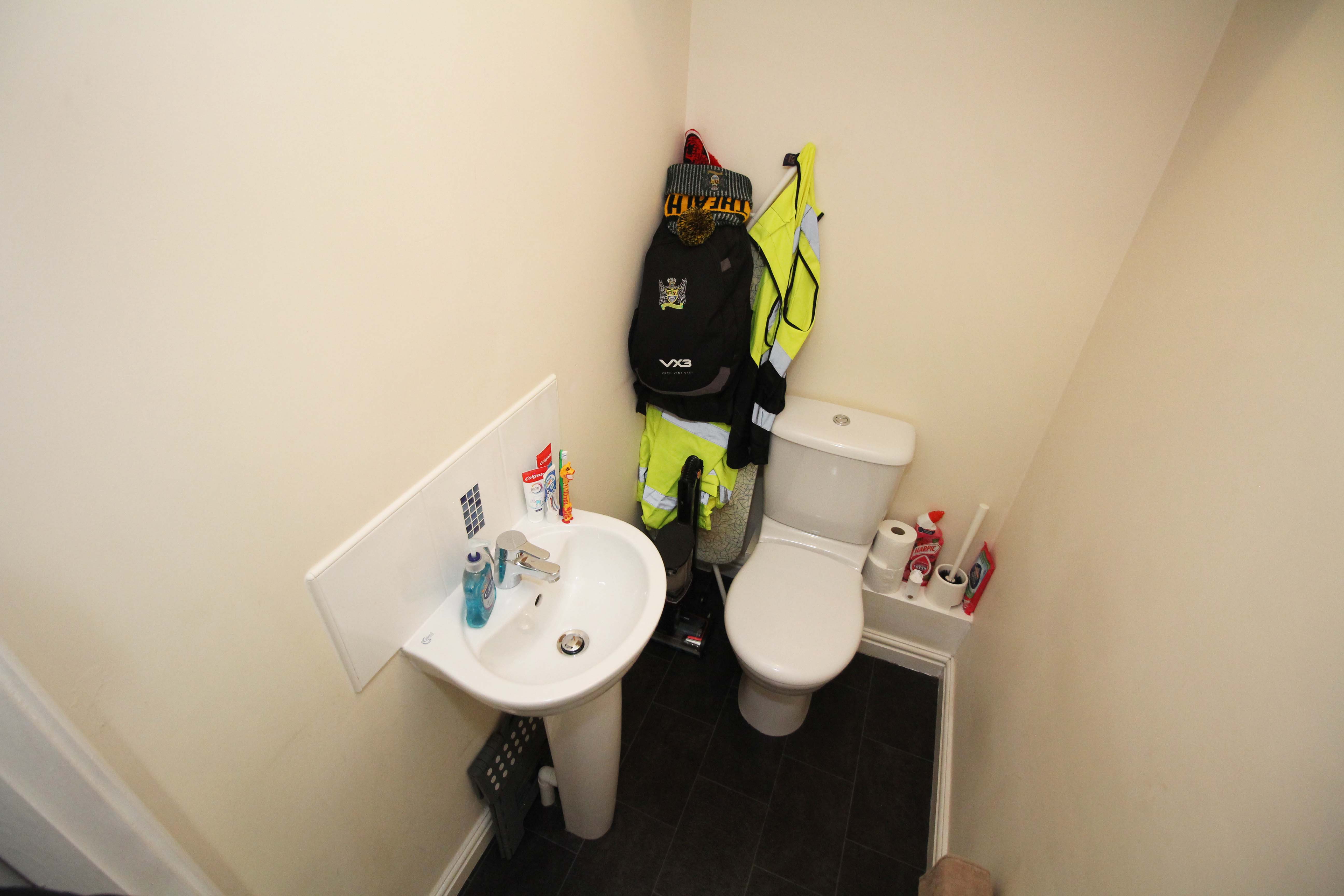 Rhodfa Cnocell Y Coed, Bridgend. CF31 5FS  Interior
