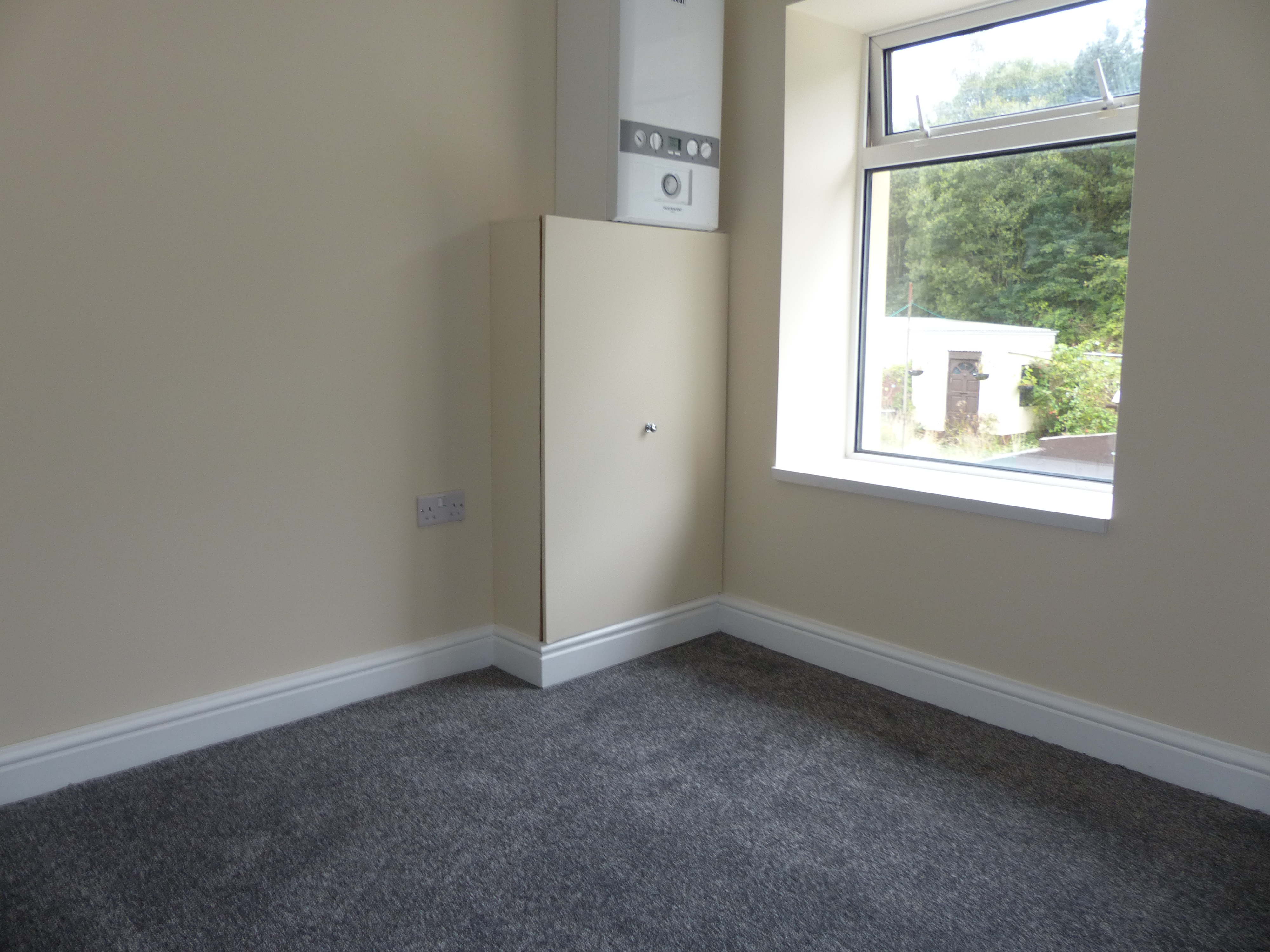 Brook St, Tonypandy, CF40 1RE  Interior