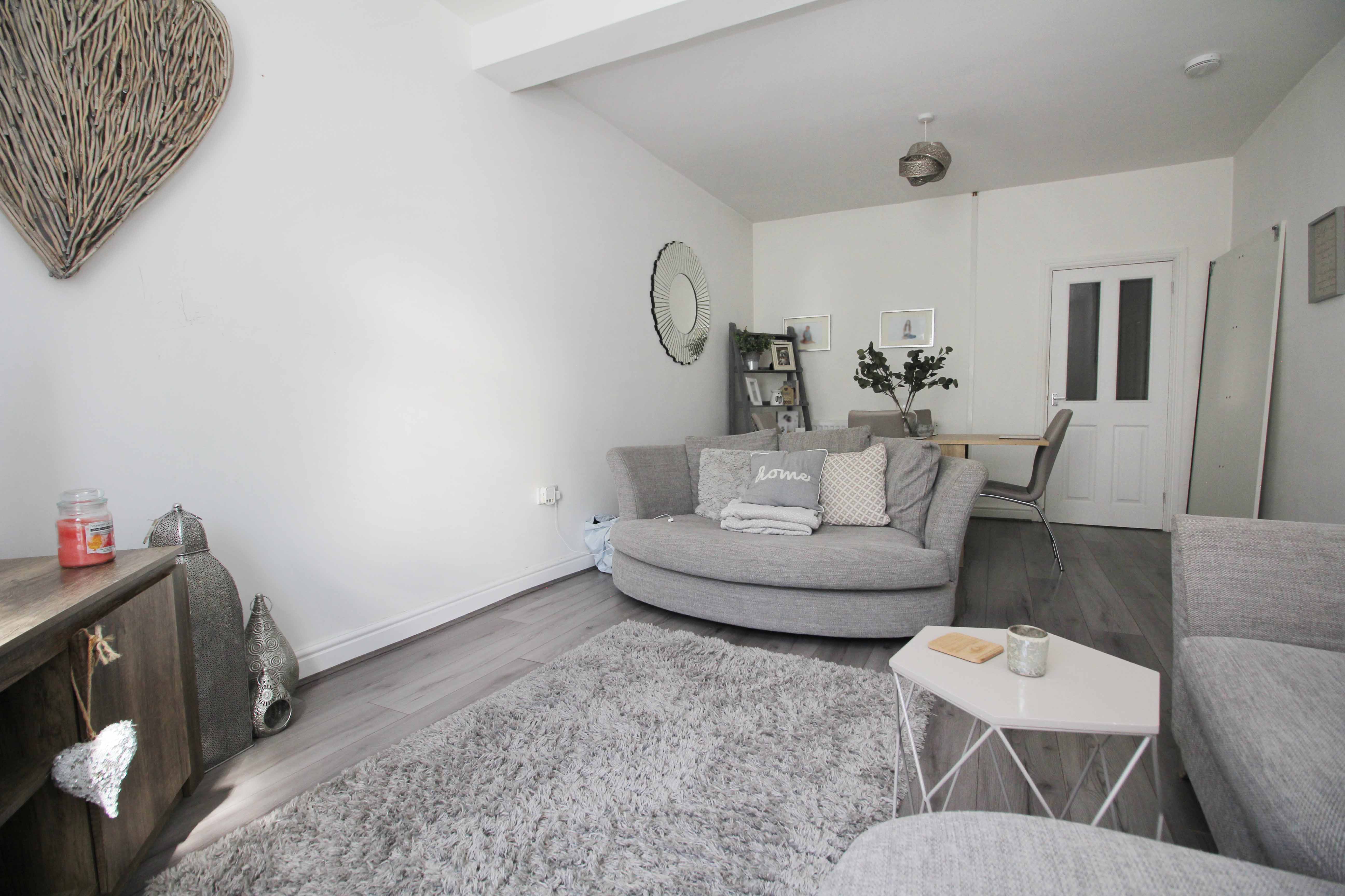 Bank Street, Penygraig CF40 1PJ  Interior