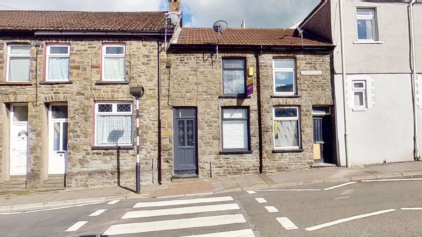 Swan Terrace, Tonypandy CF40 1HJ  Interior