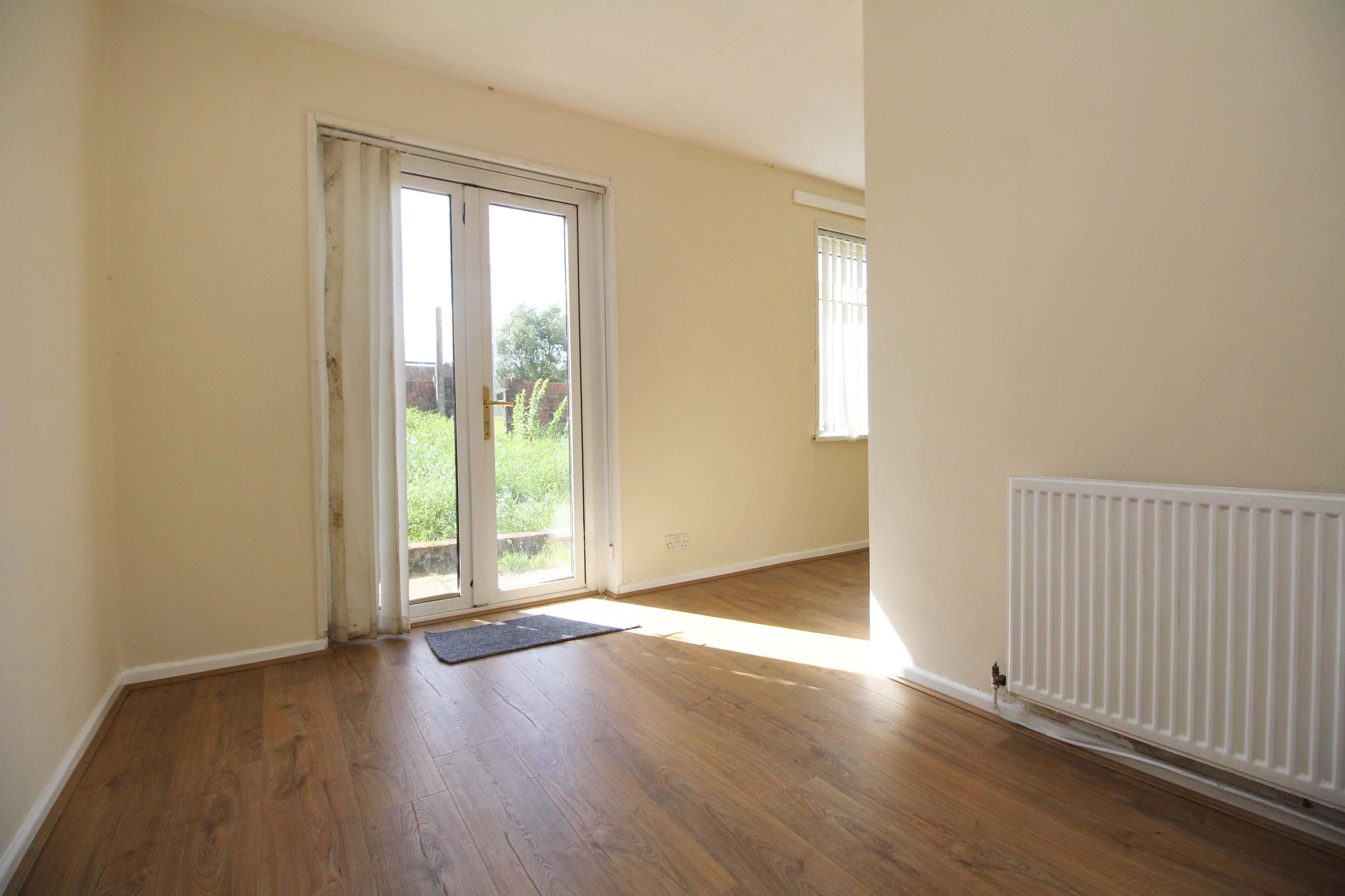 Castle Court, Church Village, CF38 1DN  Interior