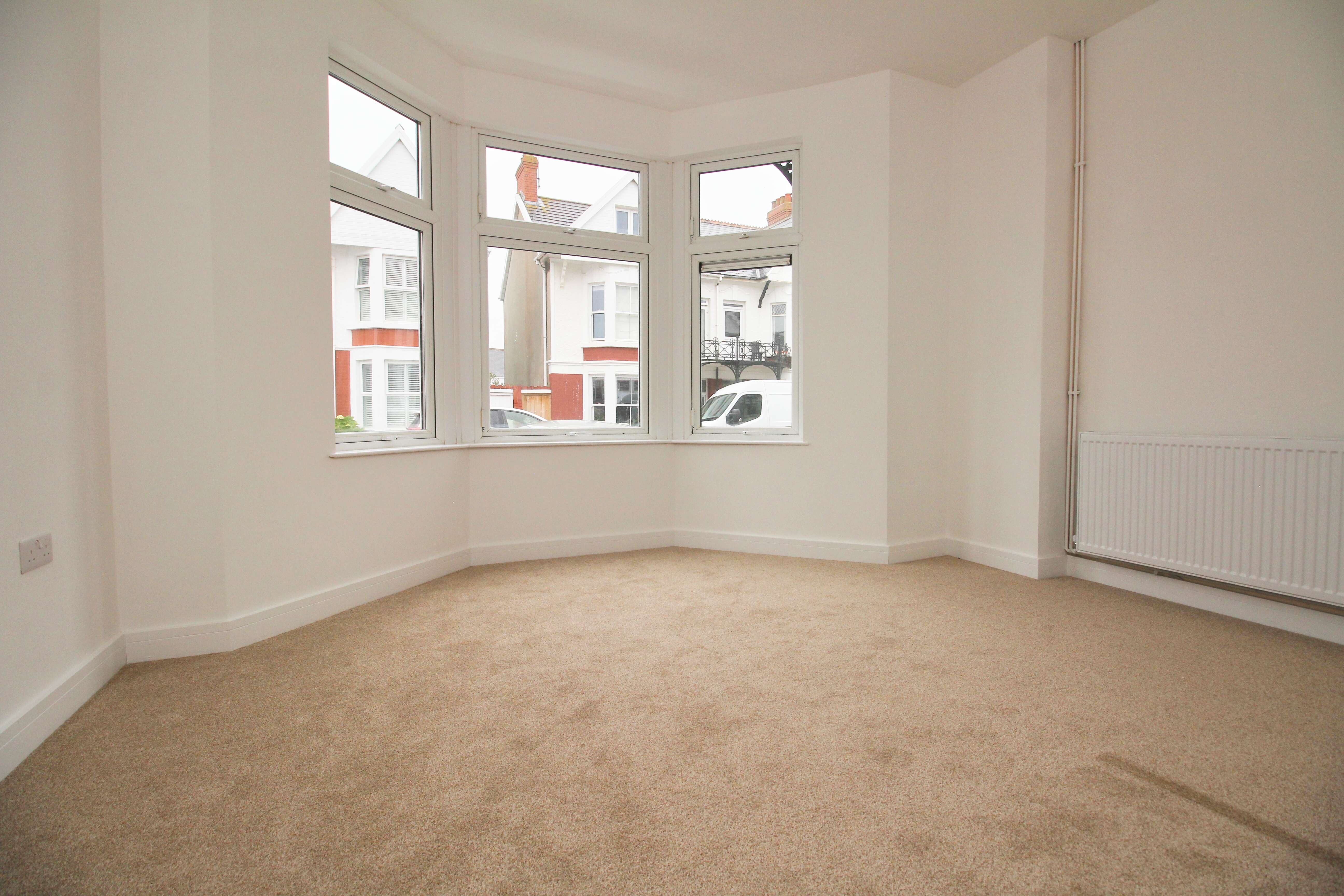 Picton Avenue, Porthcawl CF36 3AJ  Interior