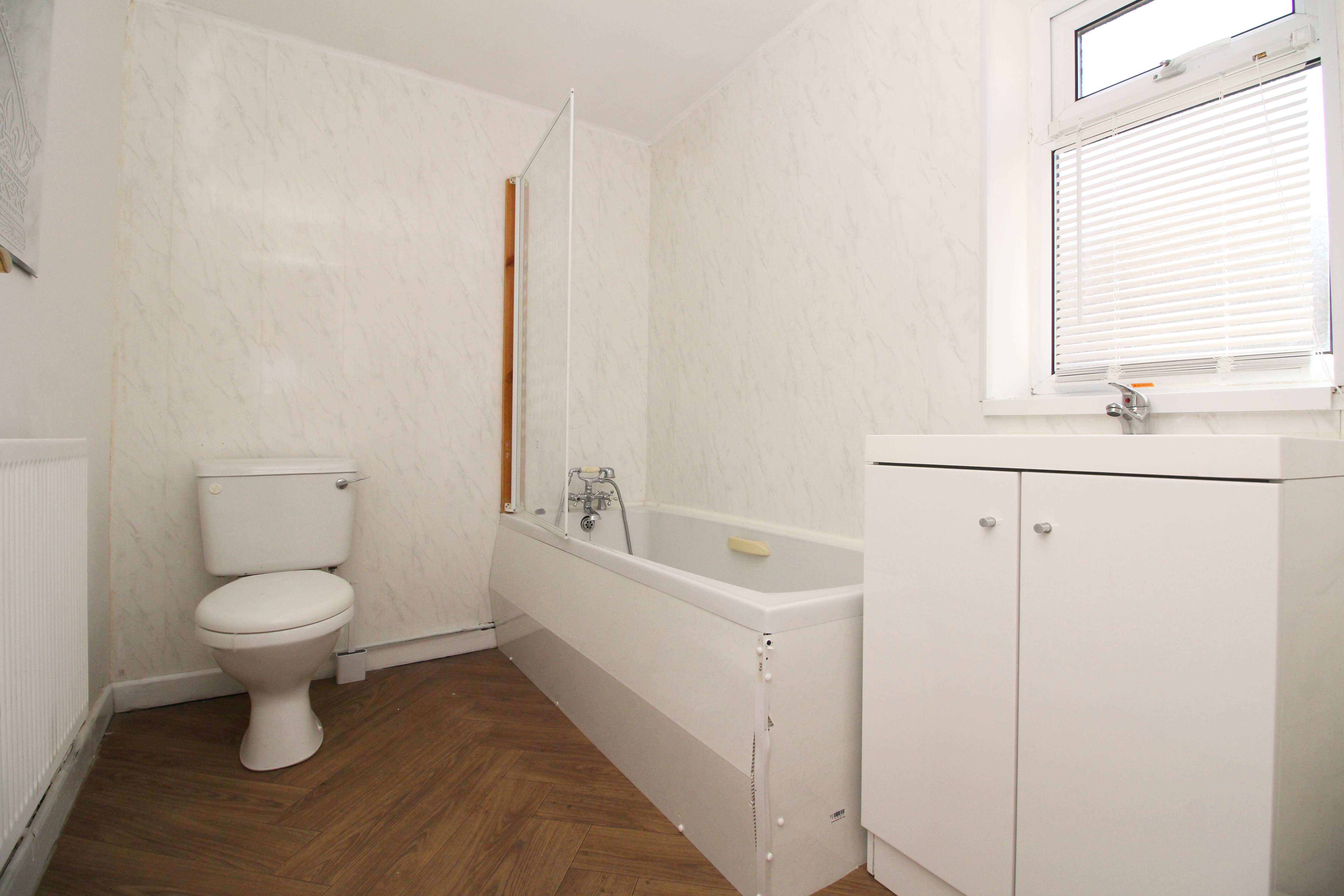 Victoria Street, Treherbert CF42 5LL  Interior