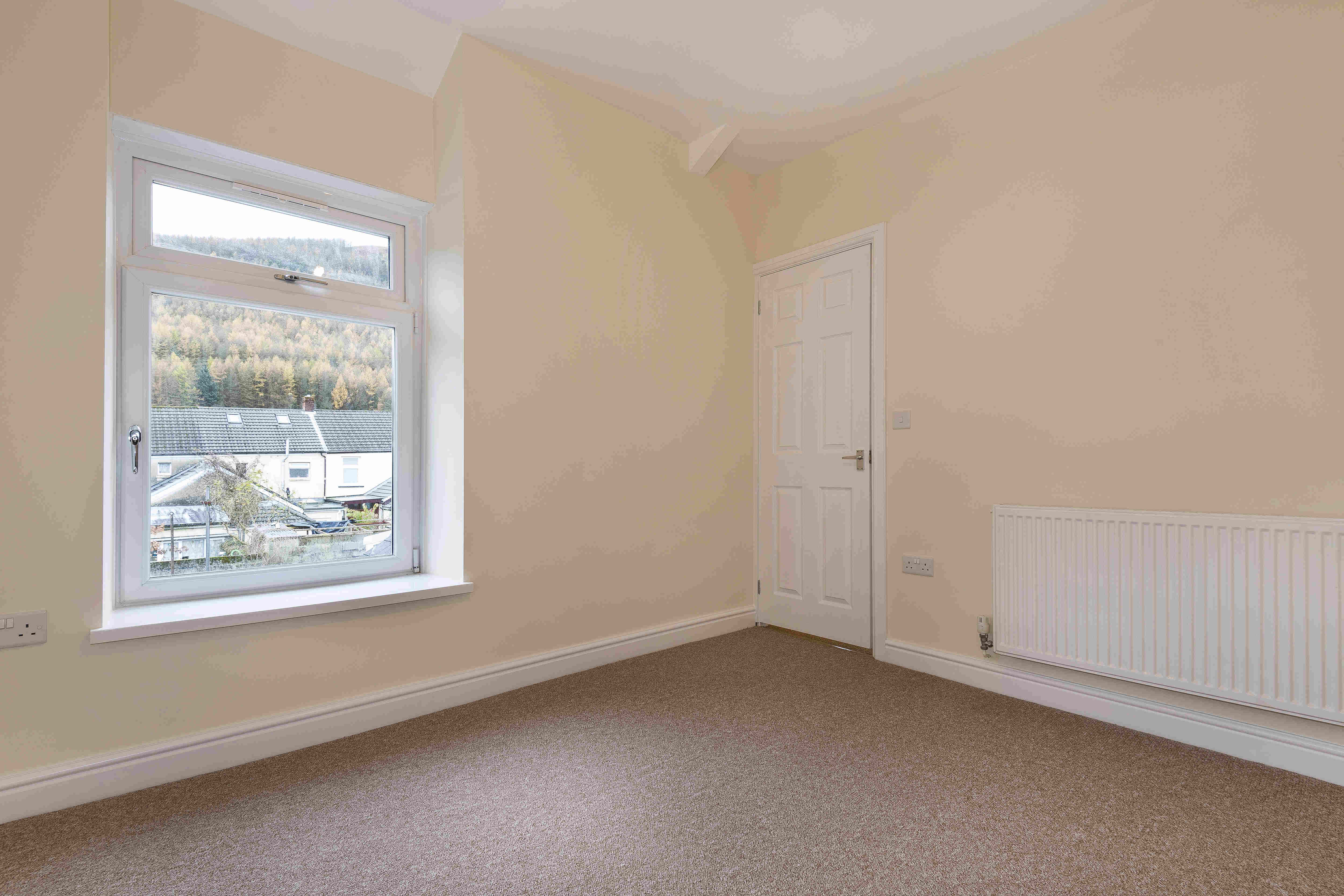 William Street, Treherbert CF42 5LW  Interior