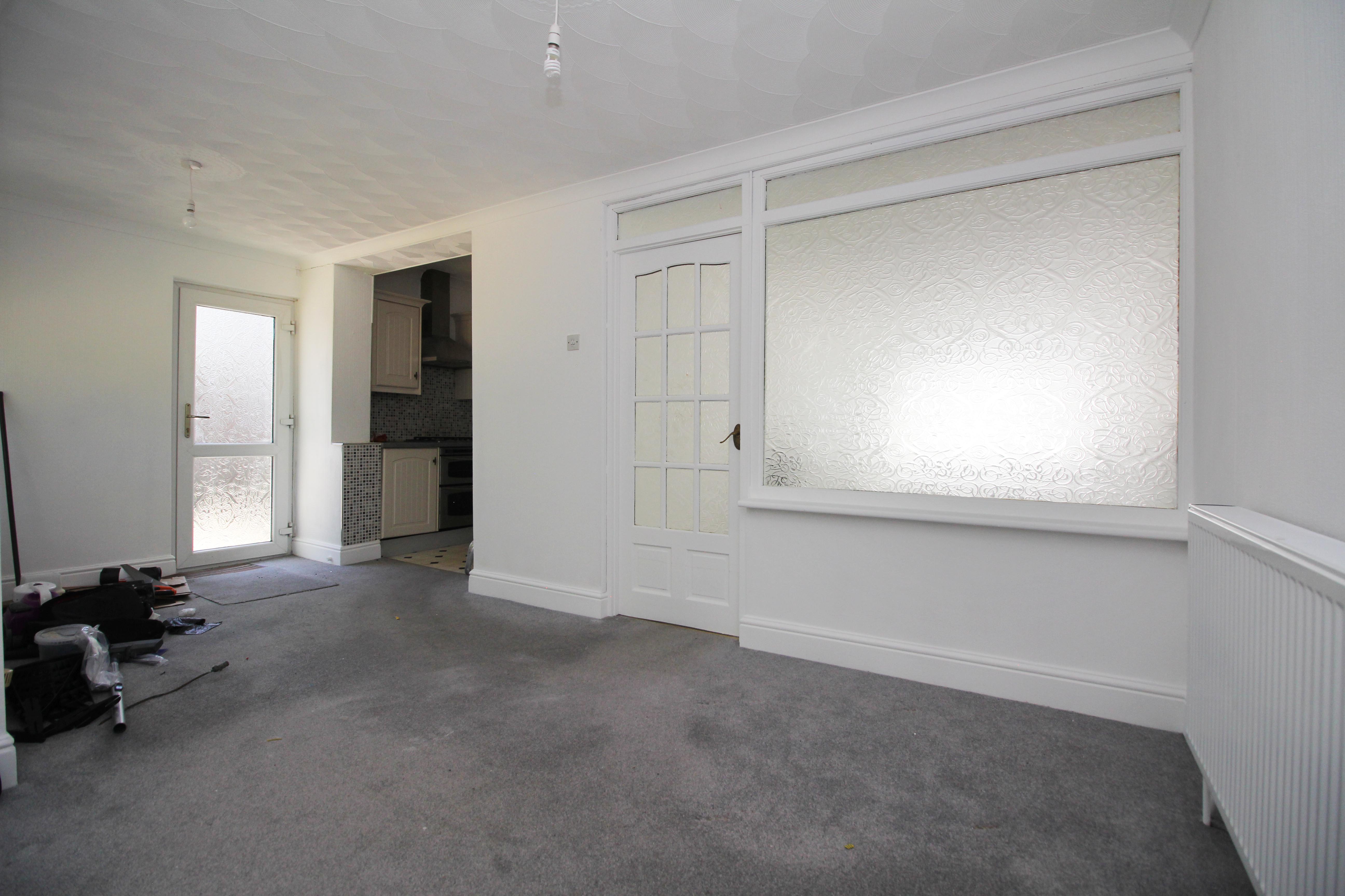 Oakdale Road, Tonypandy CF40 1RS  Interior