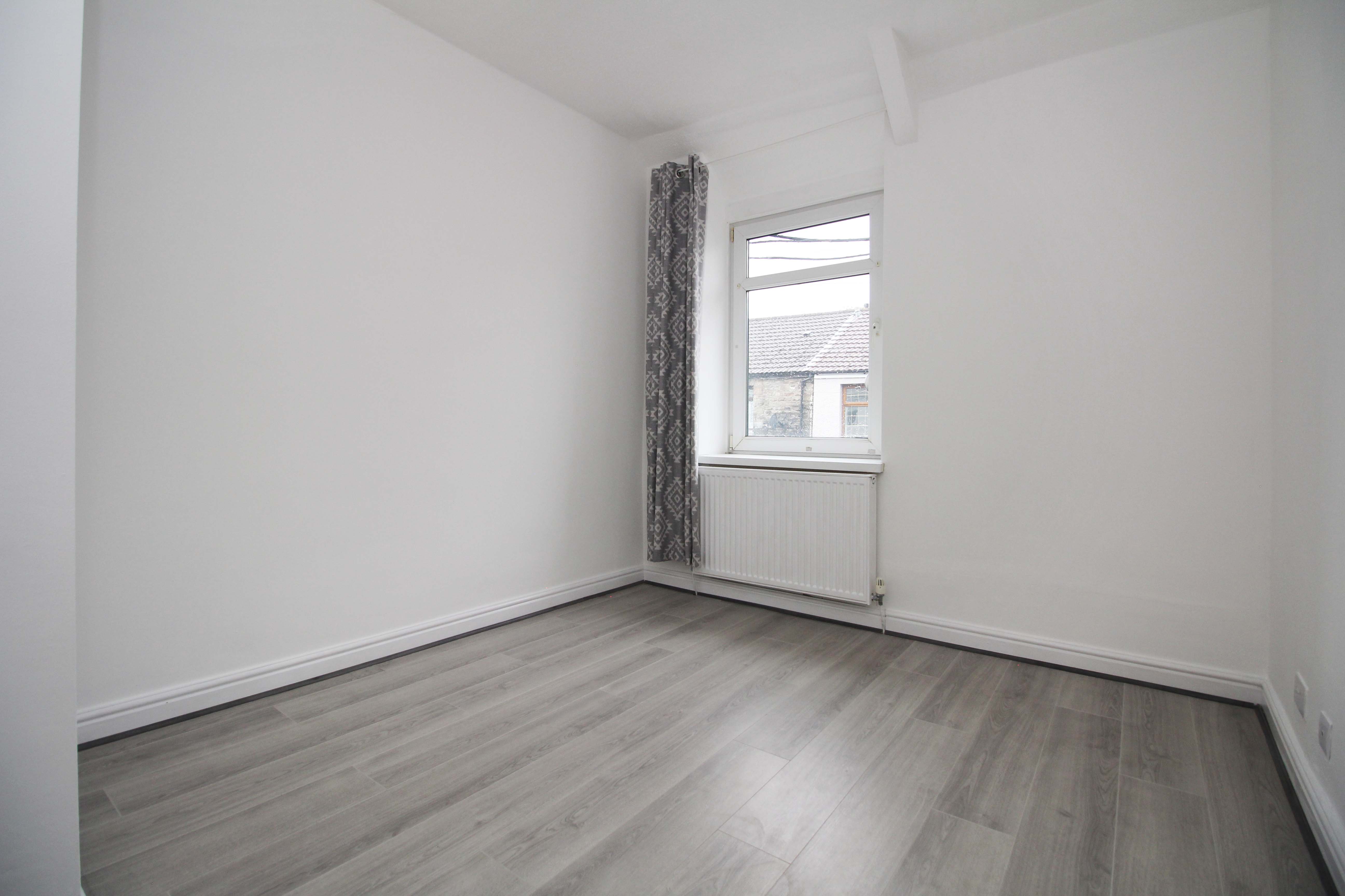 Llewellyn Street, Pentre CF41 7BW  Interior