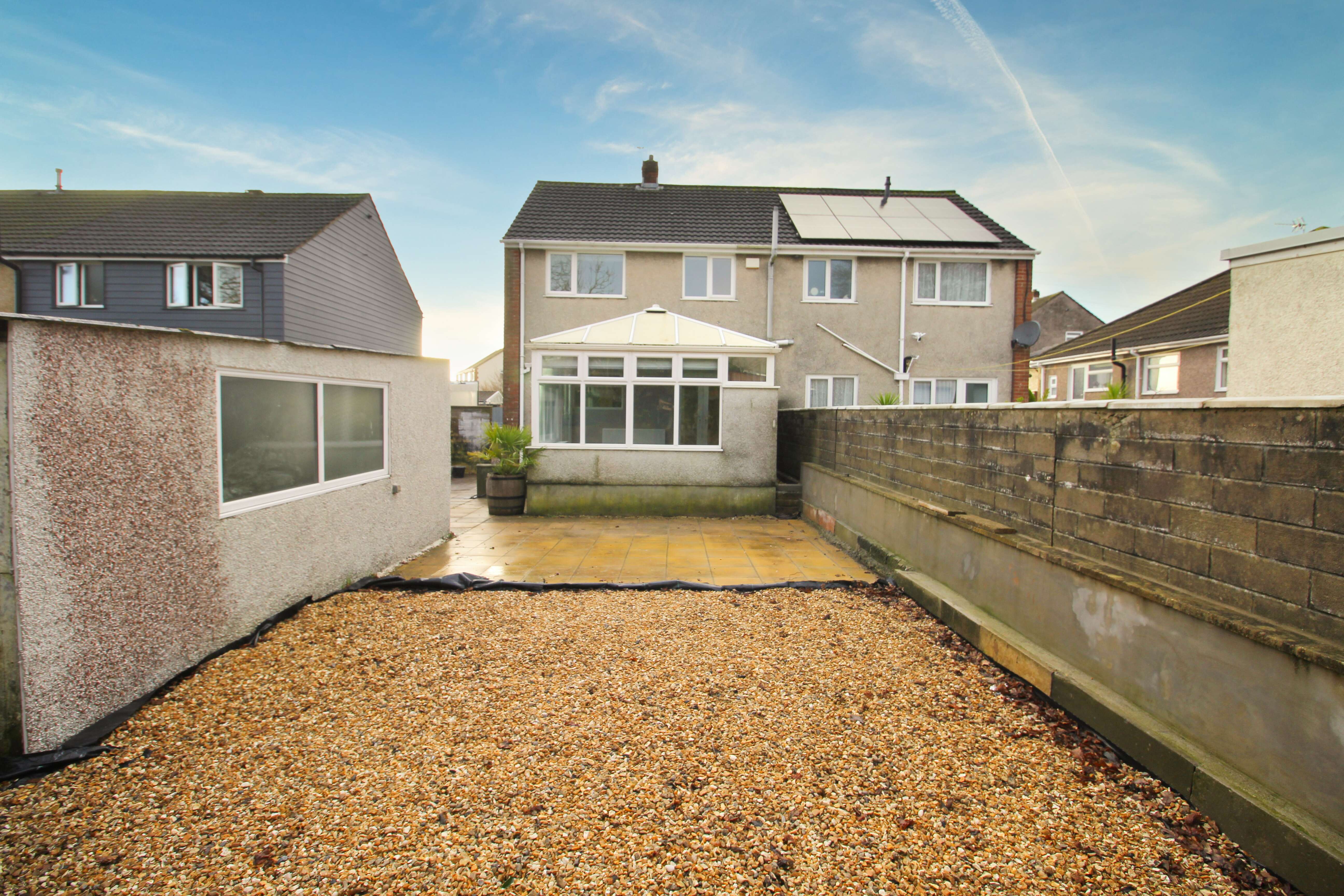 Queens Drive, Llantwit Fardre CF38 2NU  Interior