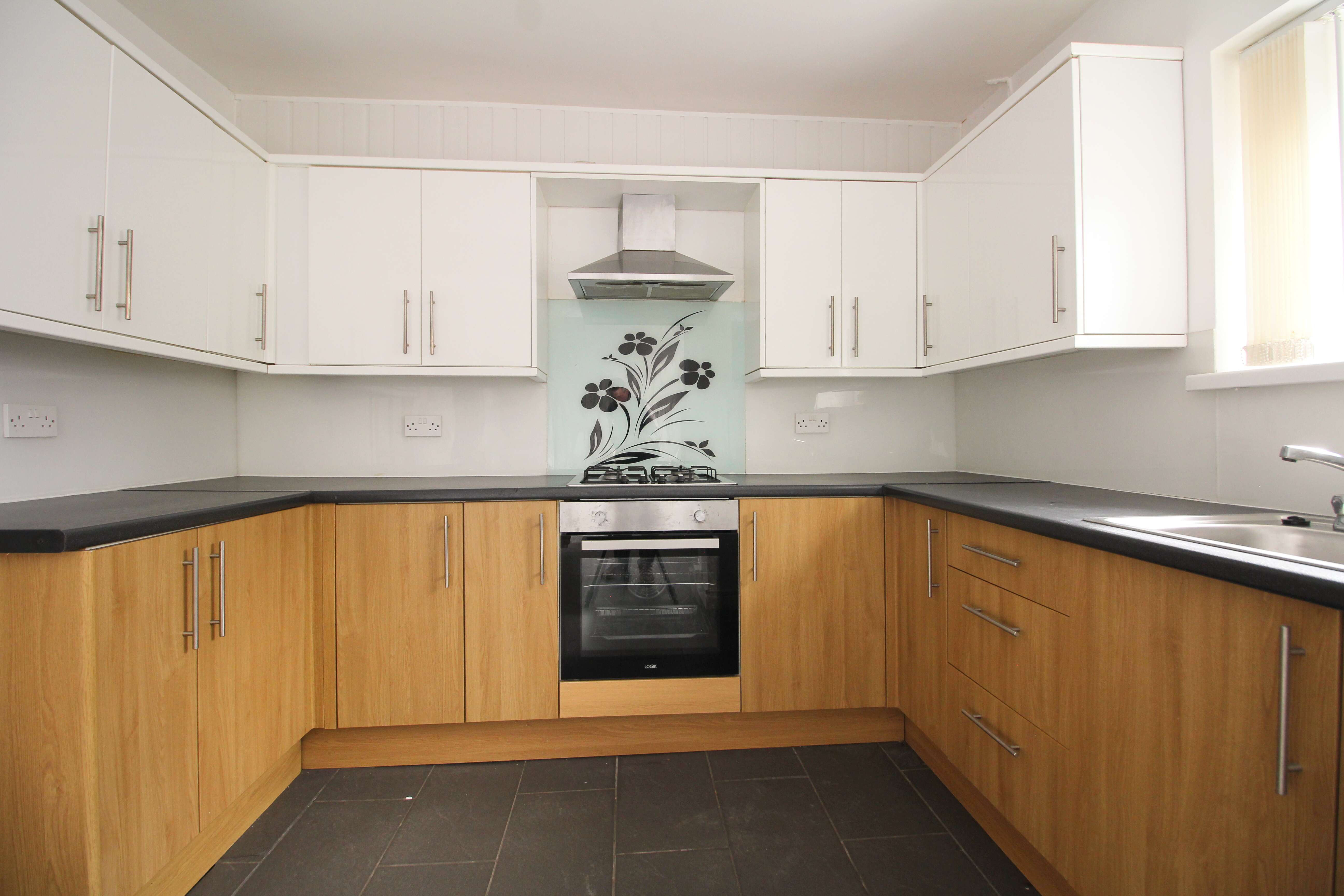 Llwynmadoc Street, Pontypridd, CF37 2HR  Interior