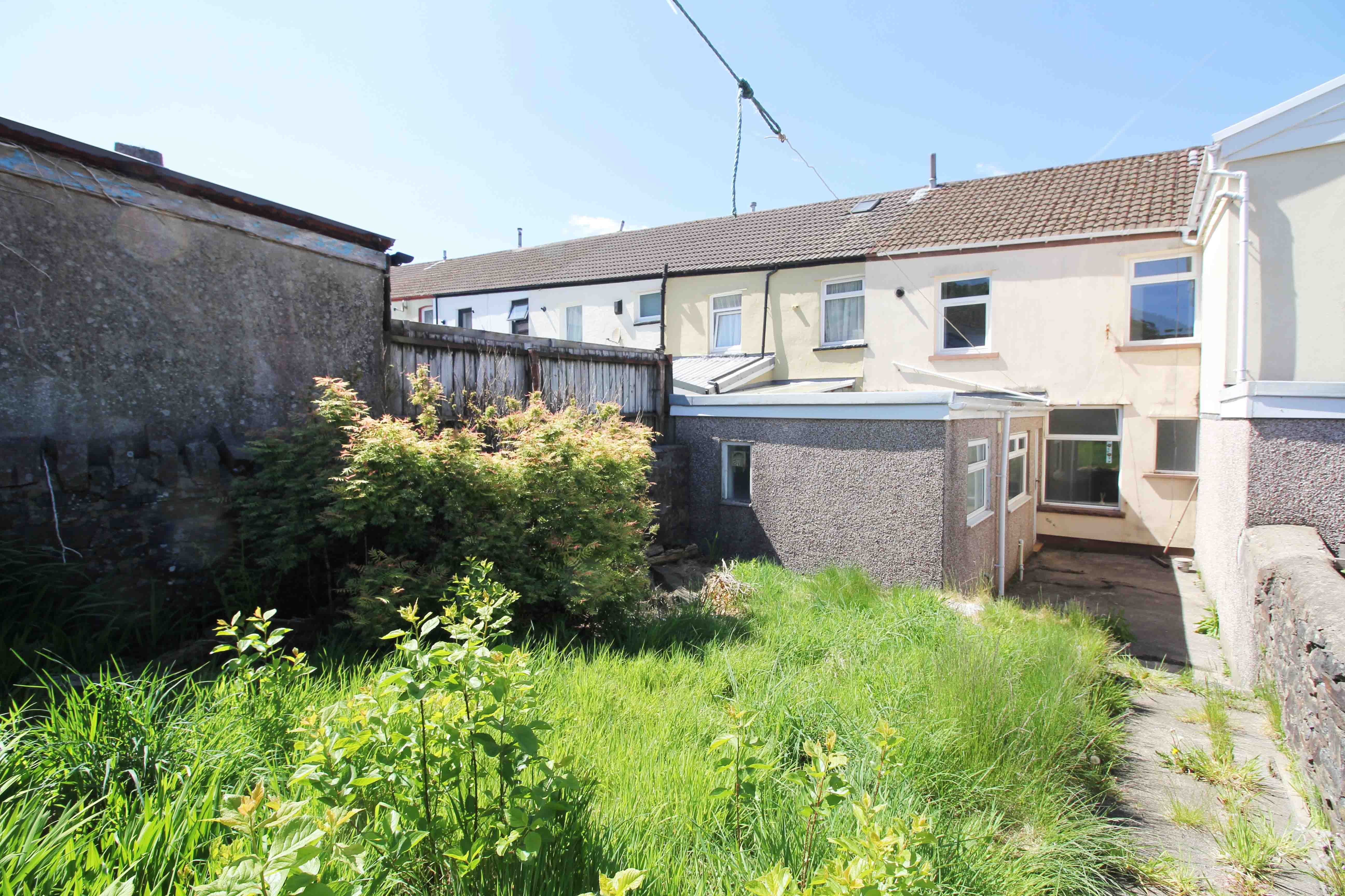 Crawshay Road, Tonypandy CF40 1TE  Interior