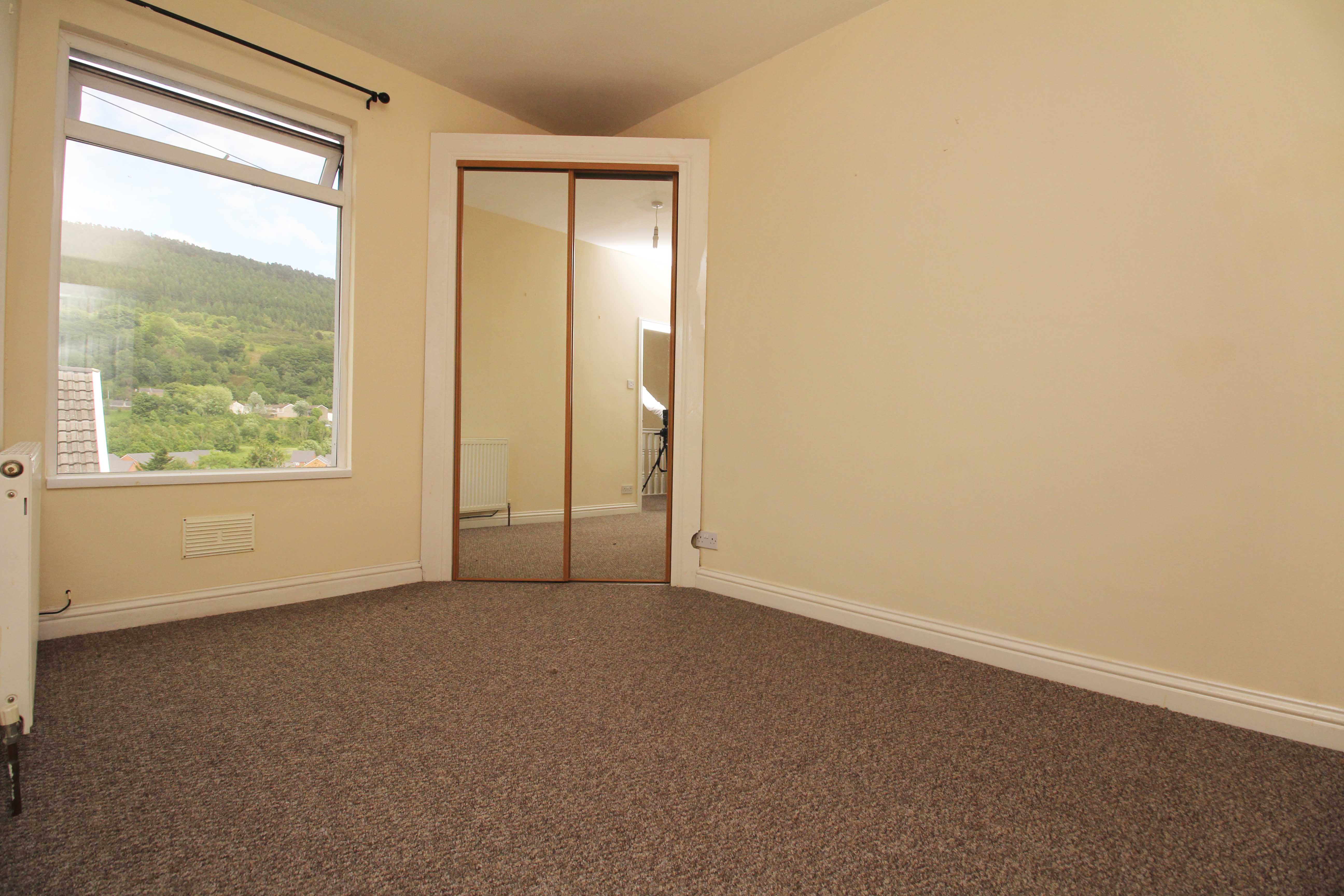 Noel Terrace, Aberfan CF48 4NR  Interior