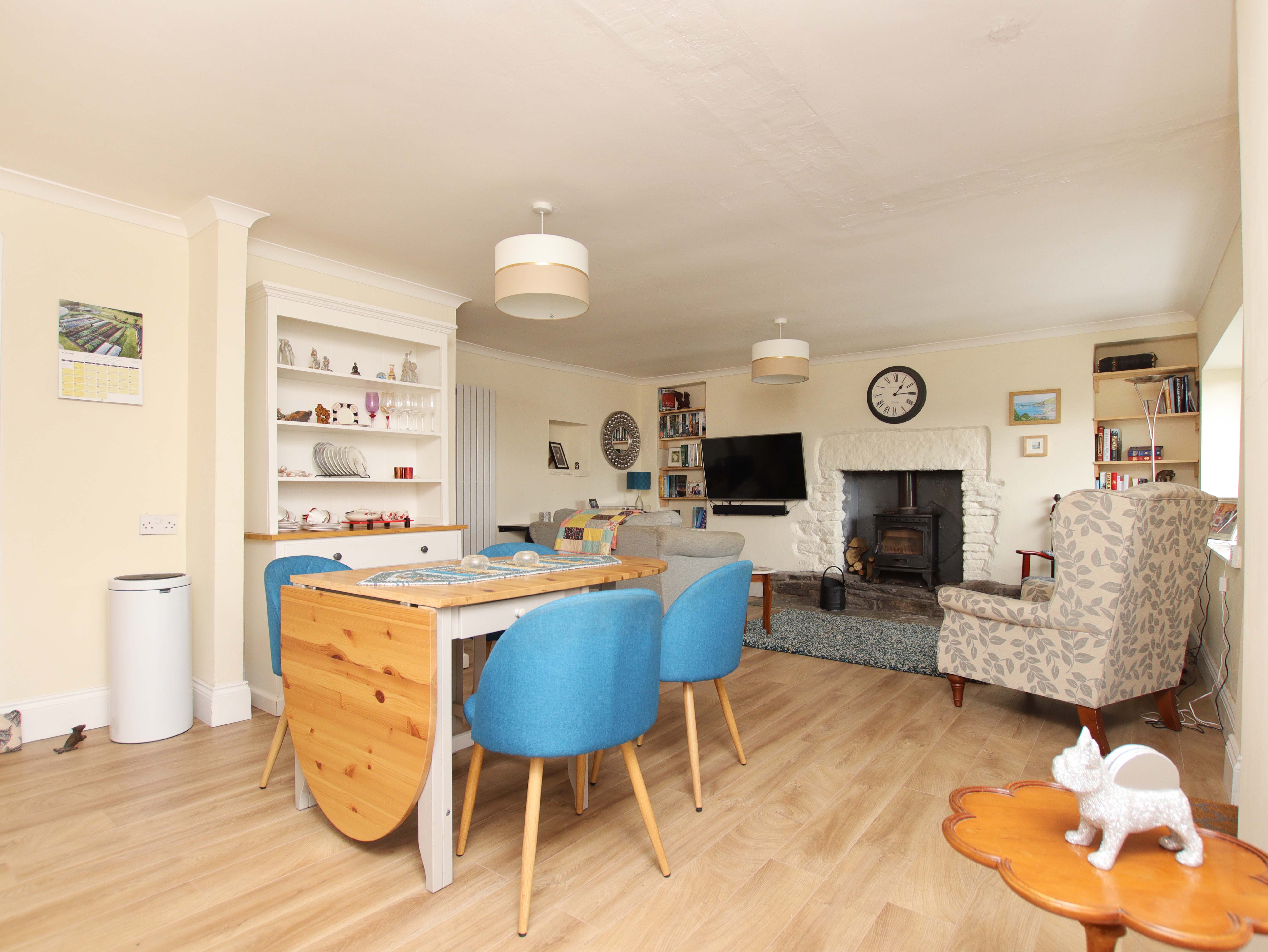 School Street, Llantrisant CF72 8EN  Interior