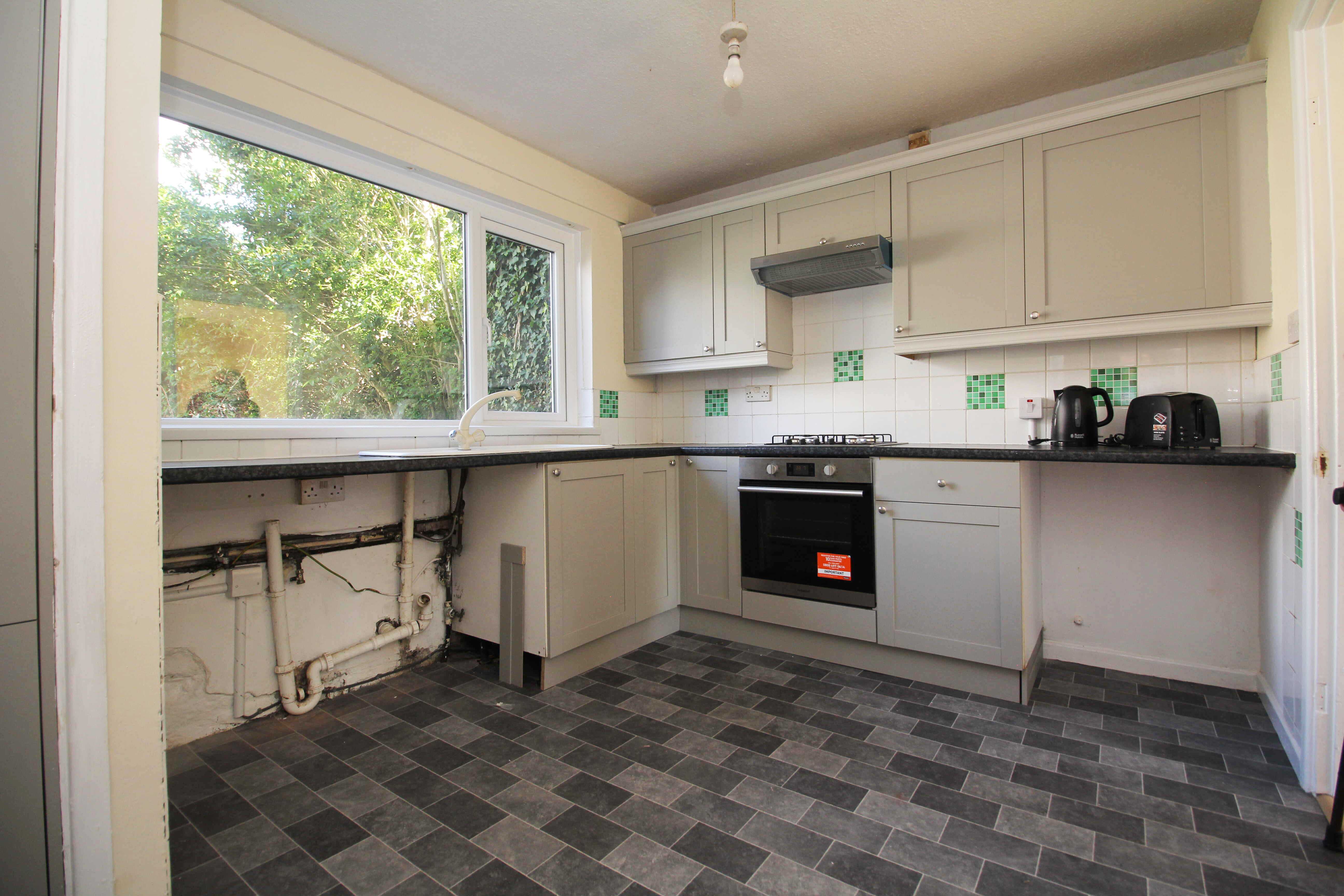 Castle Court, Church Village, CF38 1DN  Interior