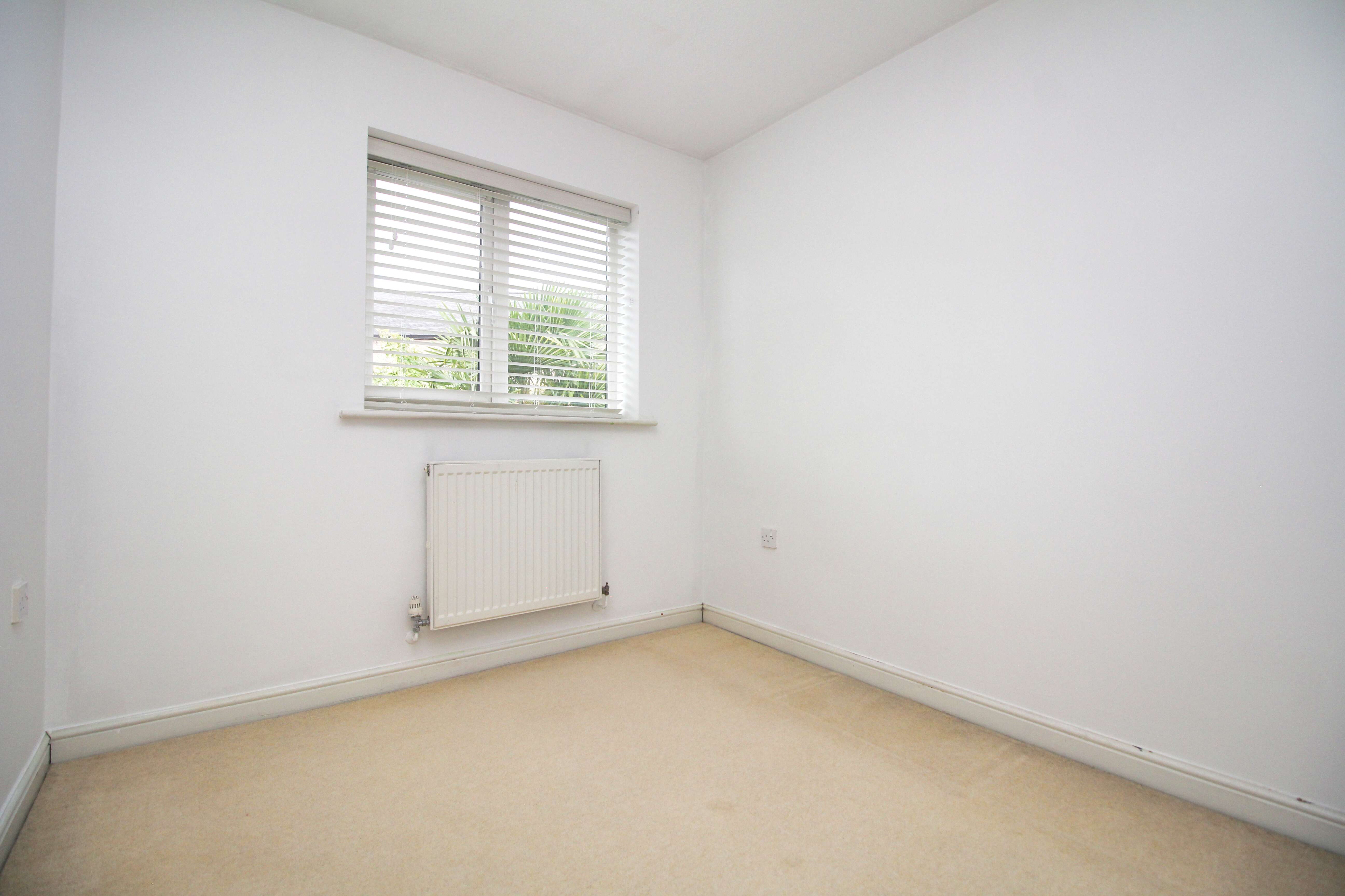 Heol Rhosyn, Llantwit Fardre CF38 2TH  Interior
