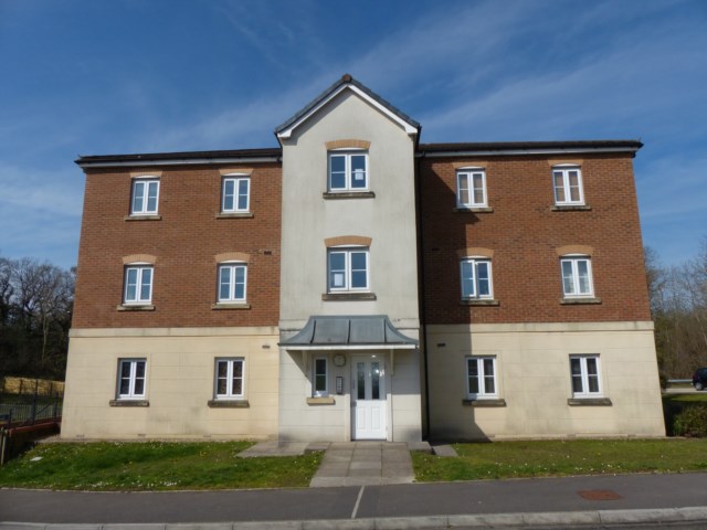 Cadwal Court, Llantwit Fardre, CF38 2FA  Interior