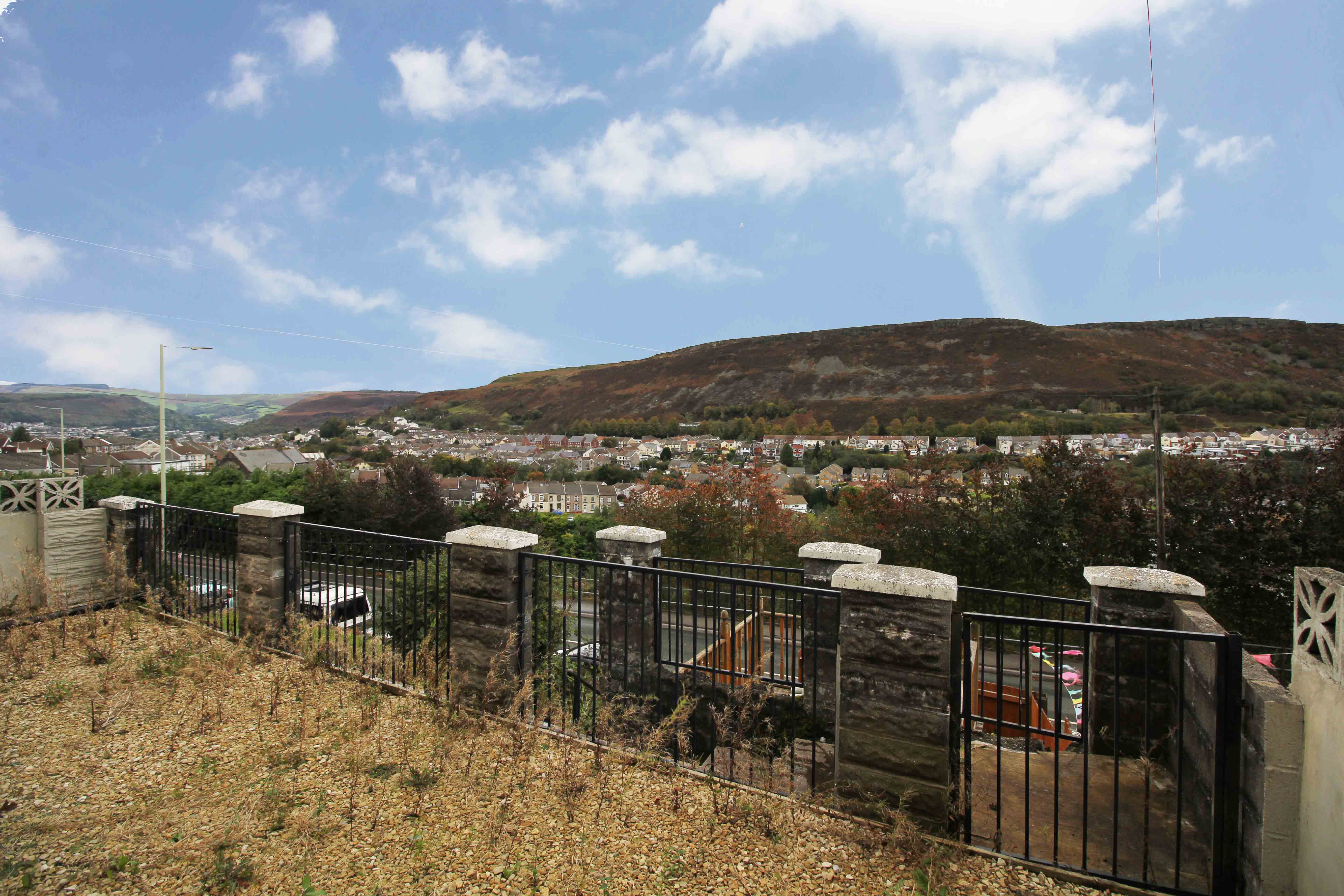 Caemawr Terrace, Tonypandy  CF40 1RZ  Interior
