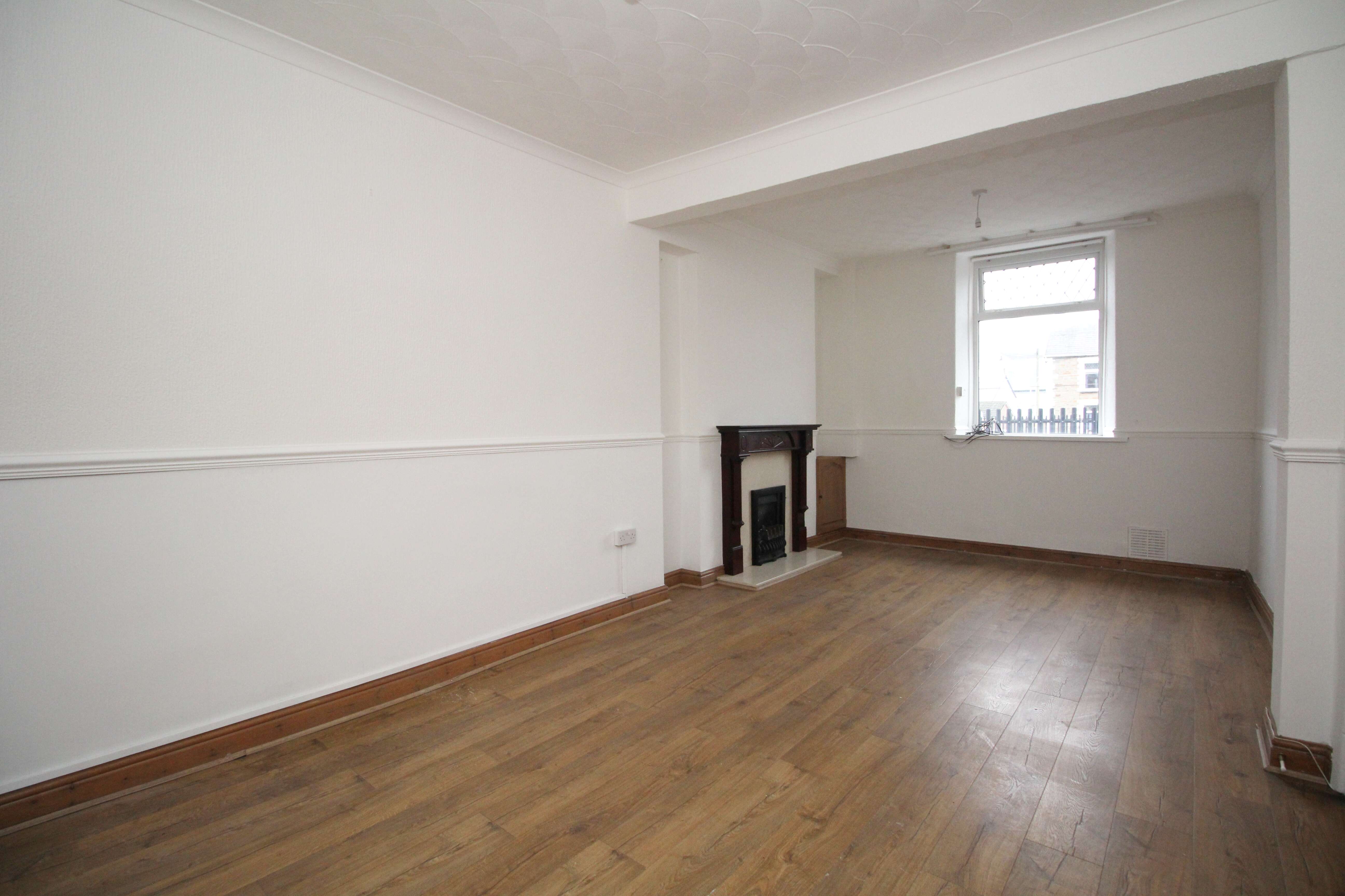 Syphon Street, Porth,   Interior