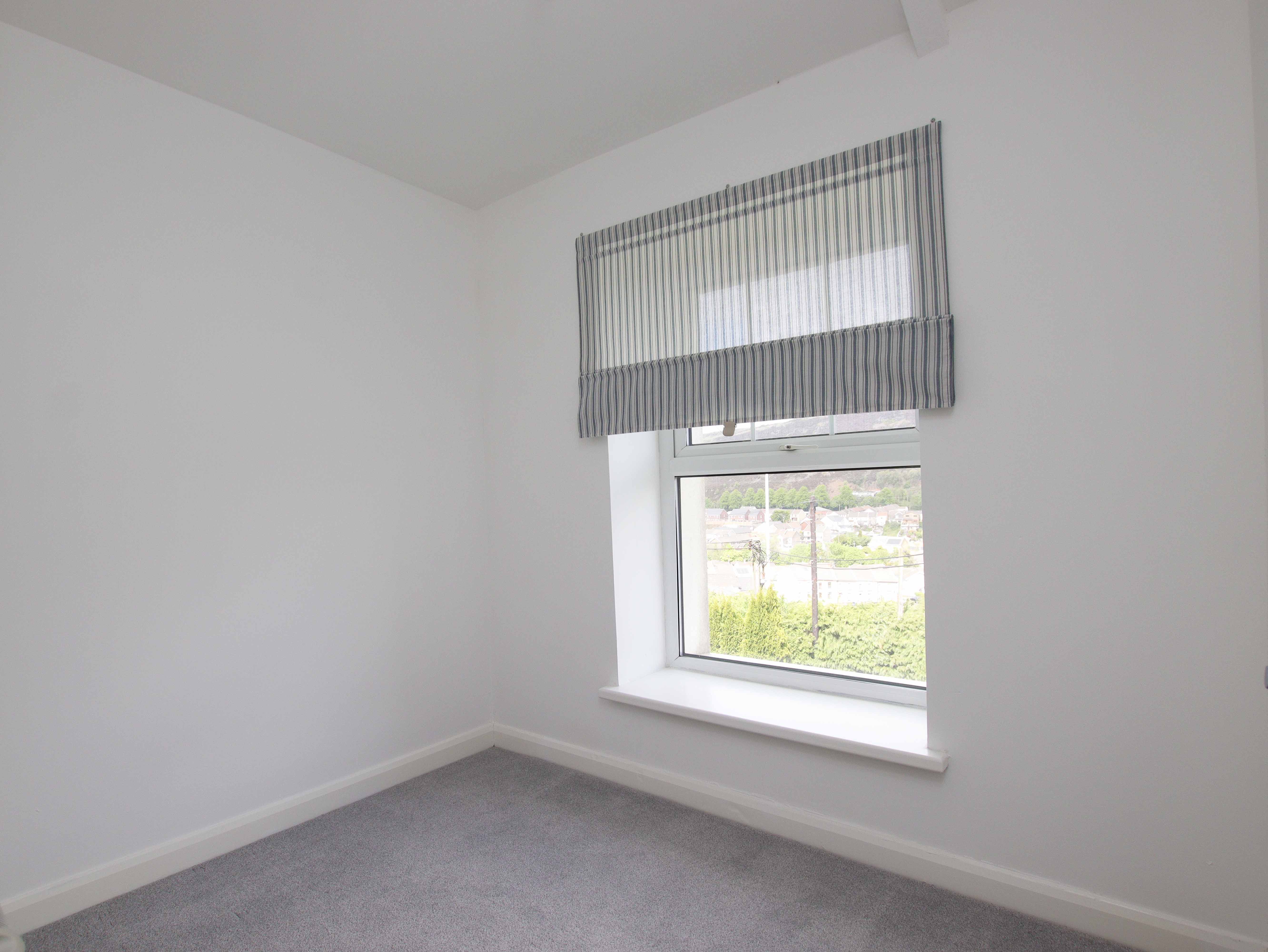 Caemawr Terrace, Tonypandy, CF40 1RZ  Interior