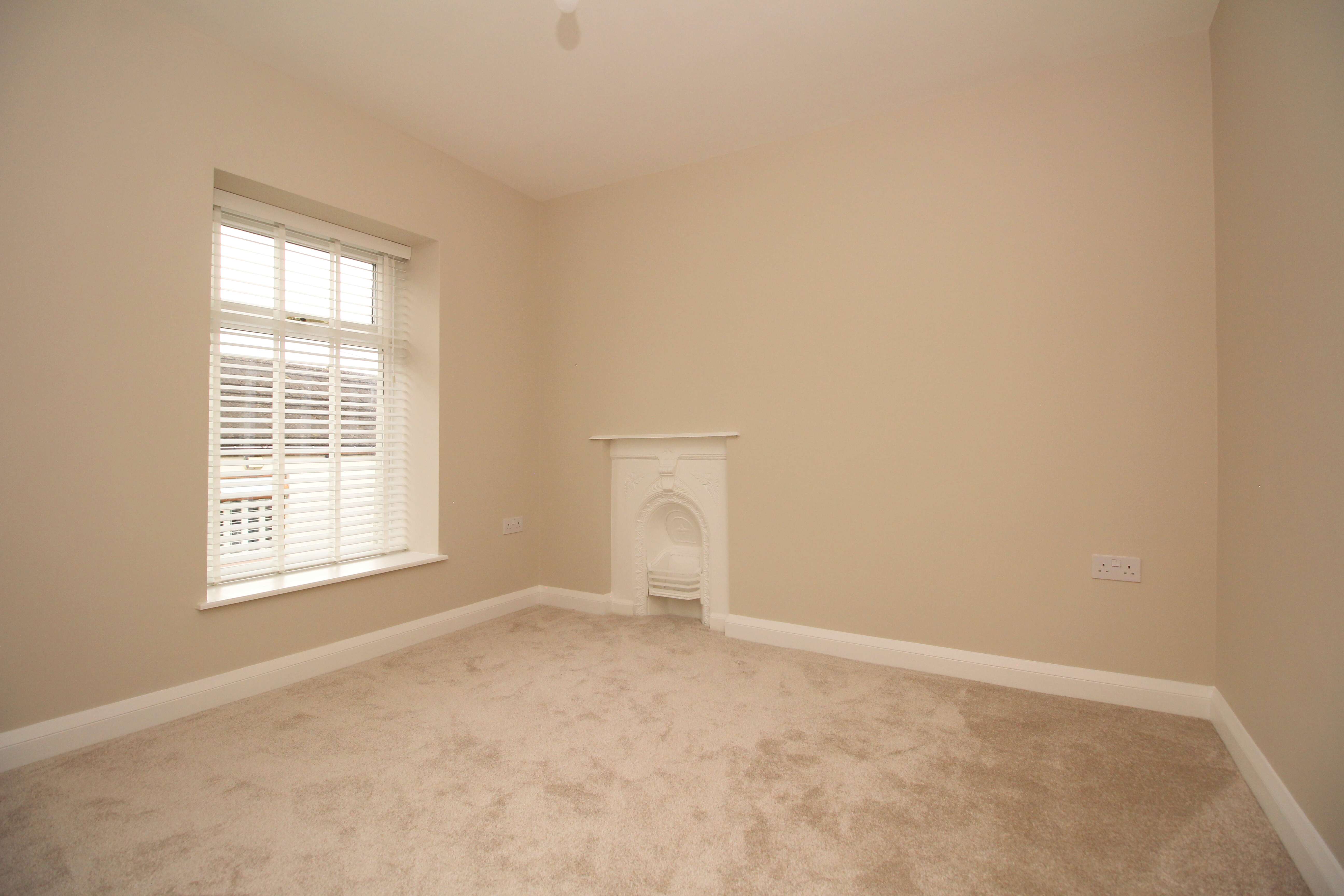 Ash Grove, Pentre CF41 7DD  Interior