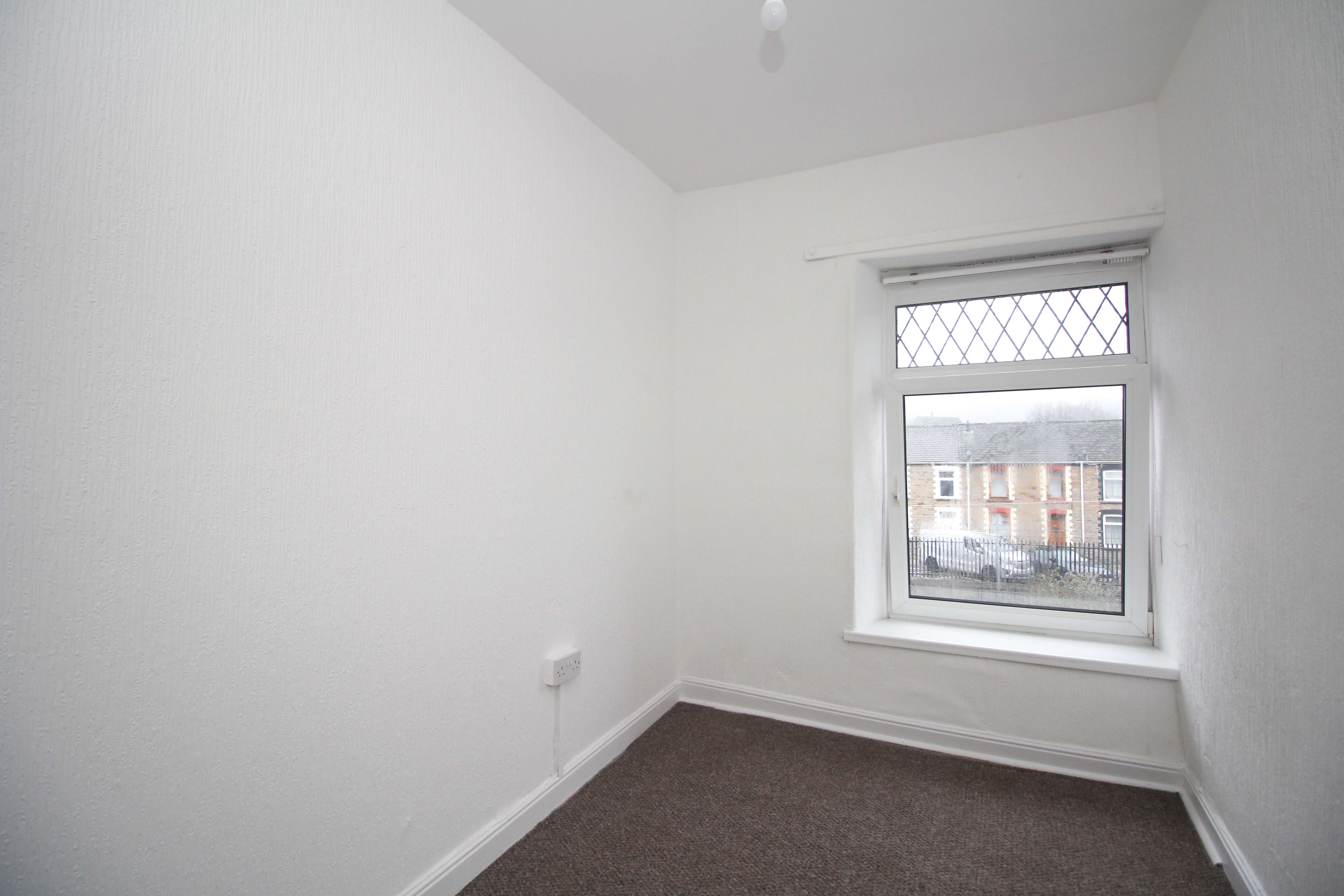 Syphon Street, Porth,   Interior