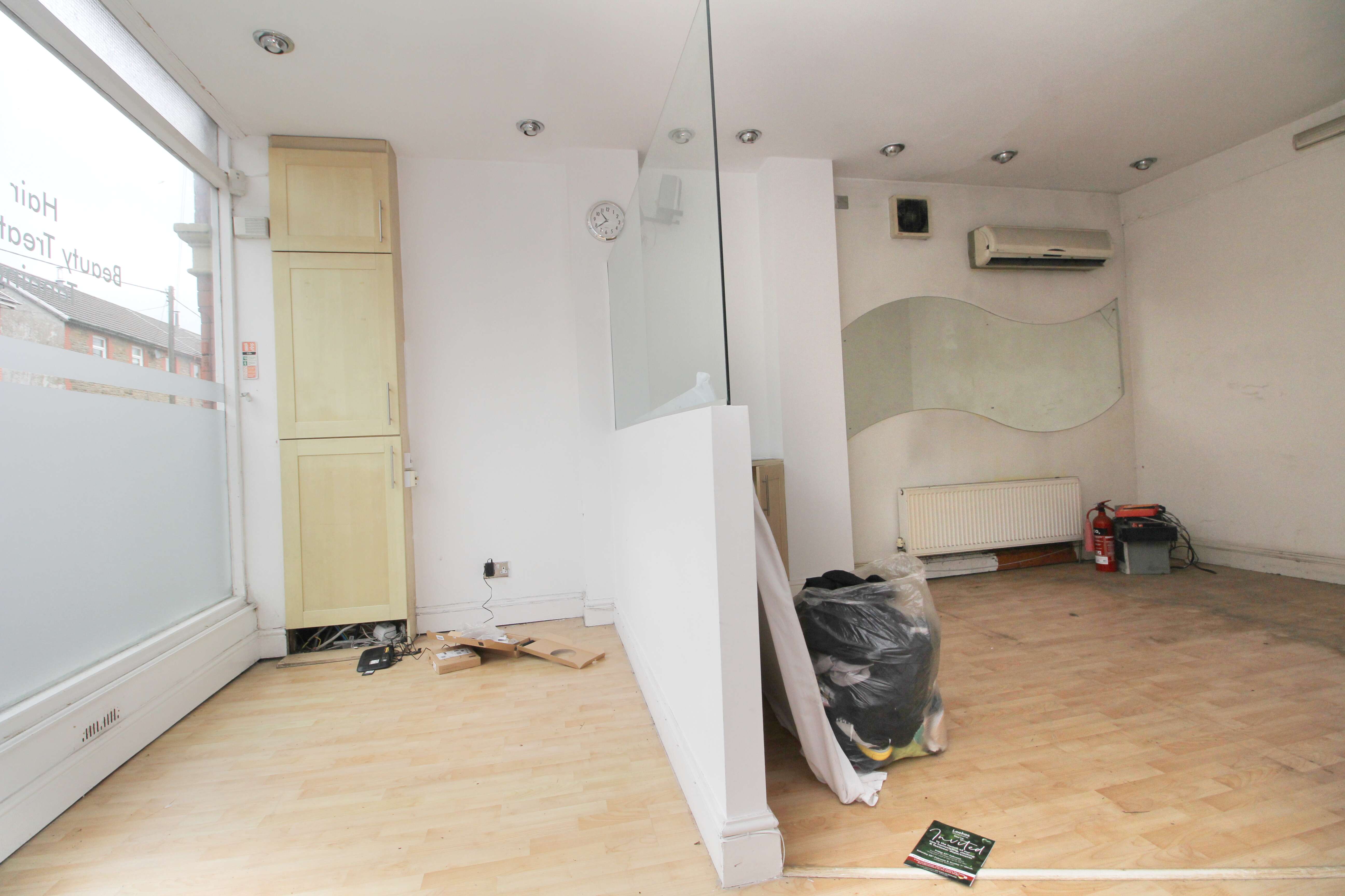 Main Road, Llantwit Fardre, Pontypridd CF38 2HE  Interior