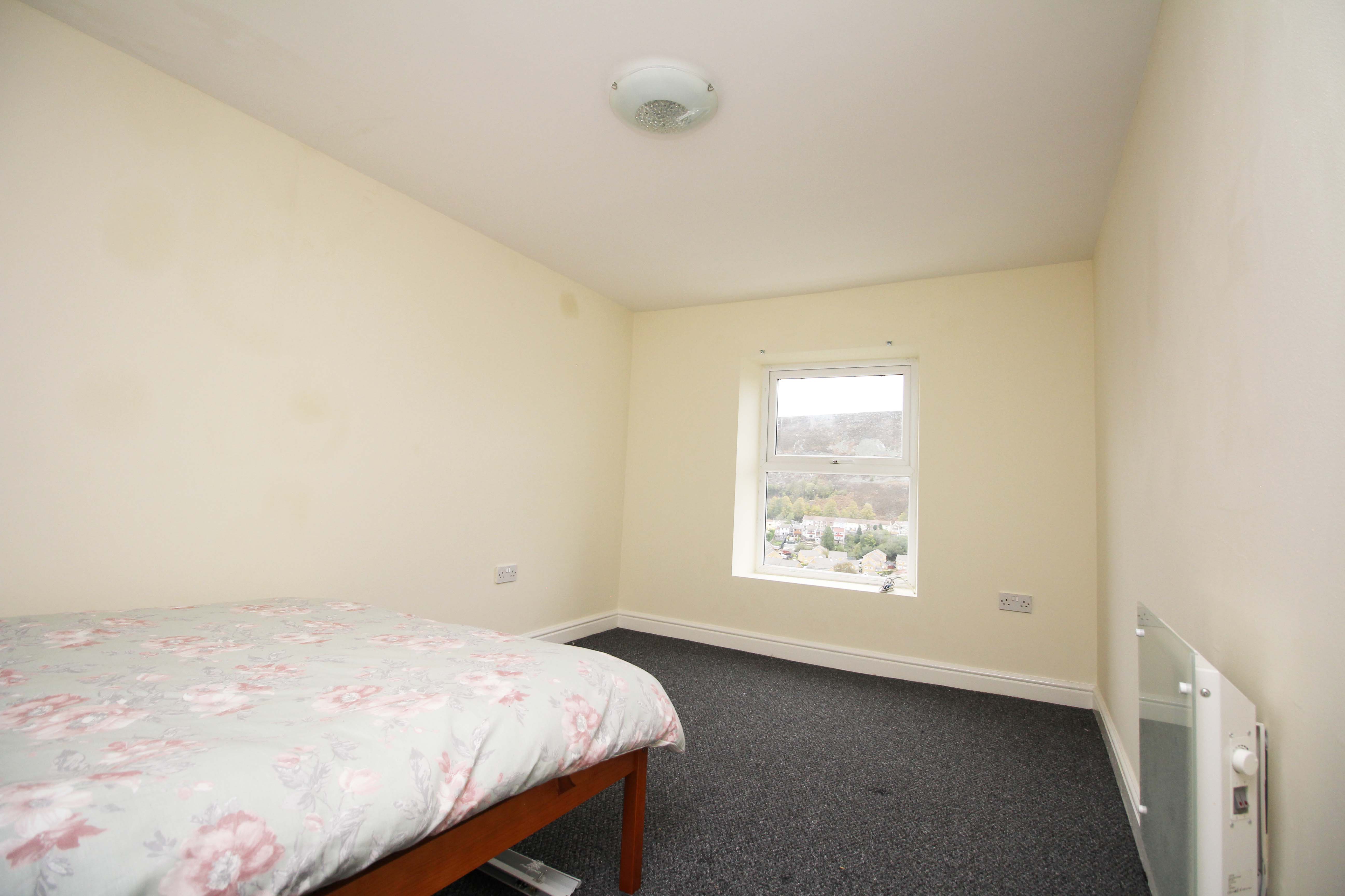 Caemawr Terrace, Tonypandy  CF40 1RZ  Interior