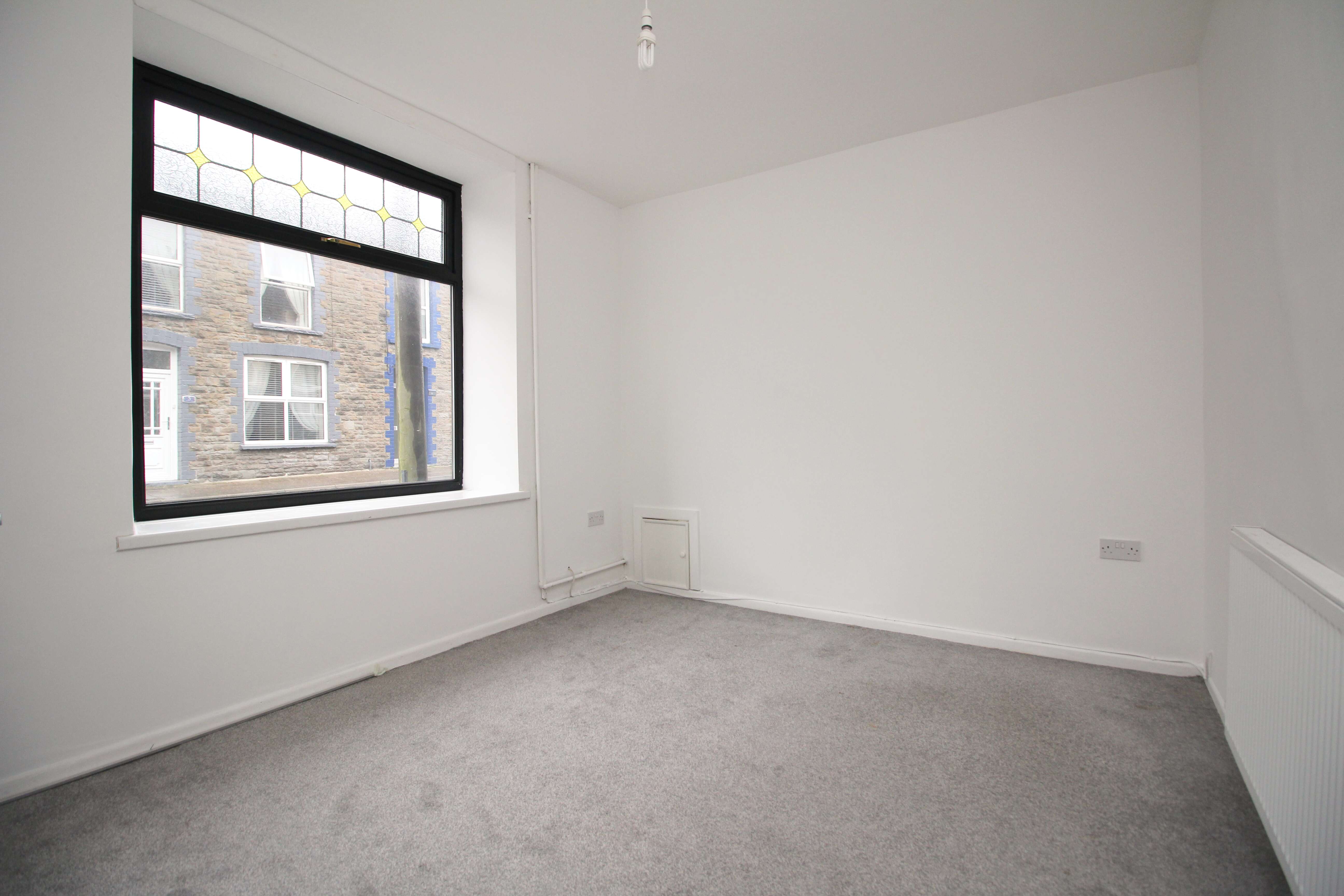 Brook St, Tonypandy, CF40 1RE  Interior