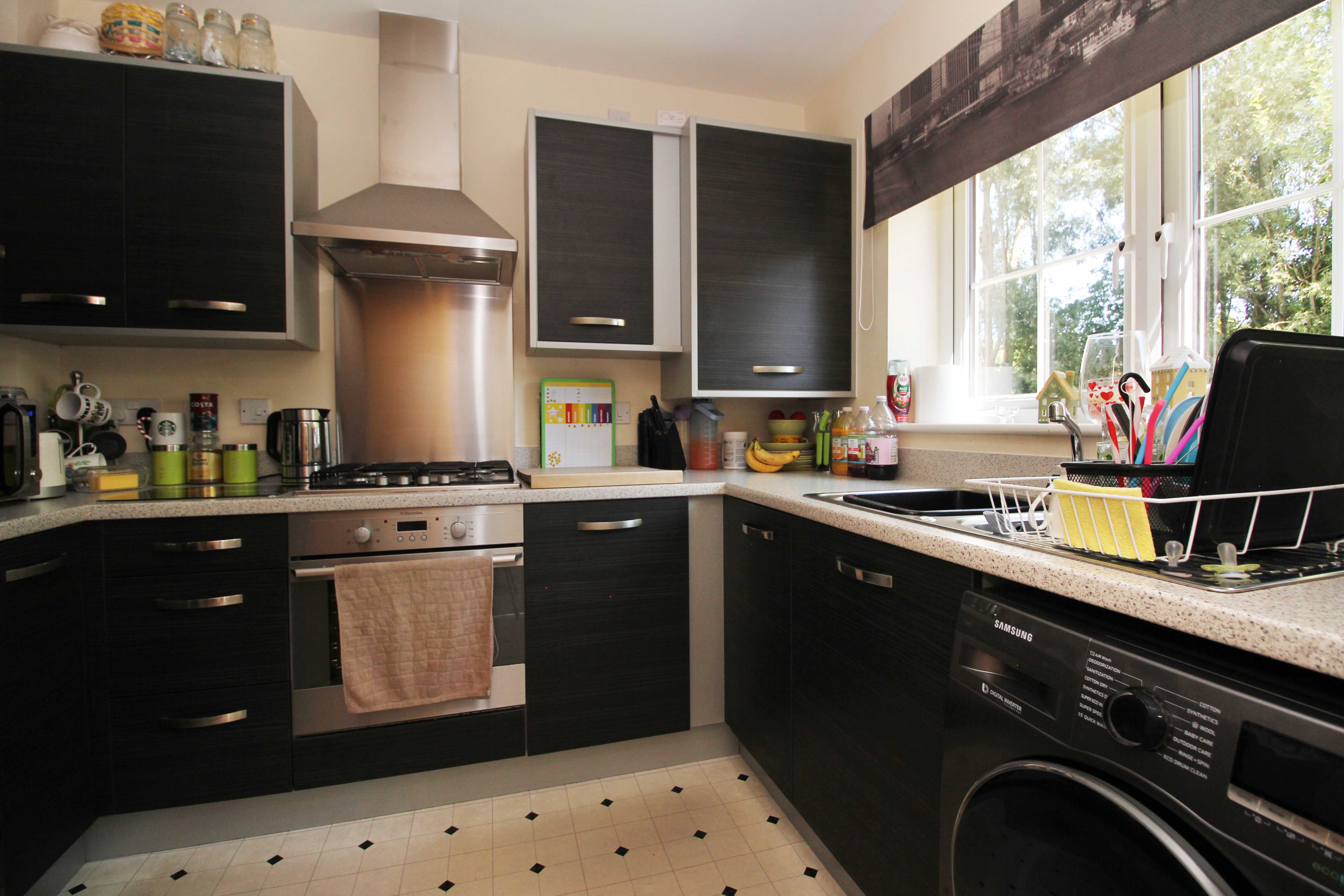 Rhodfa Cnocell Y Coed, Bridgend. CF31 5FS  Interior