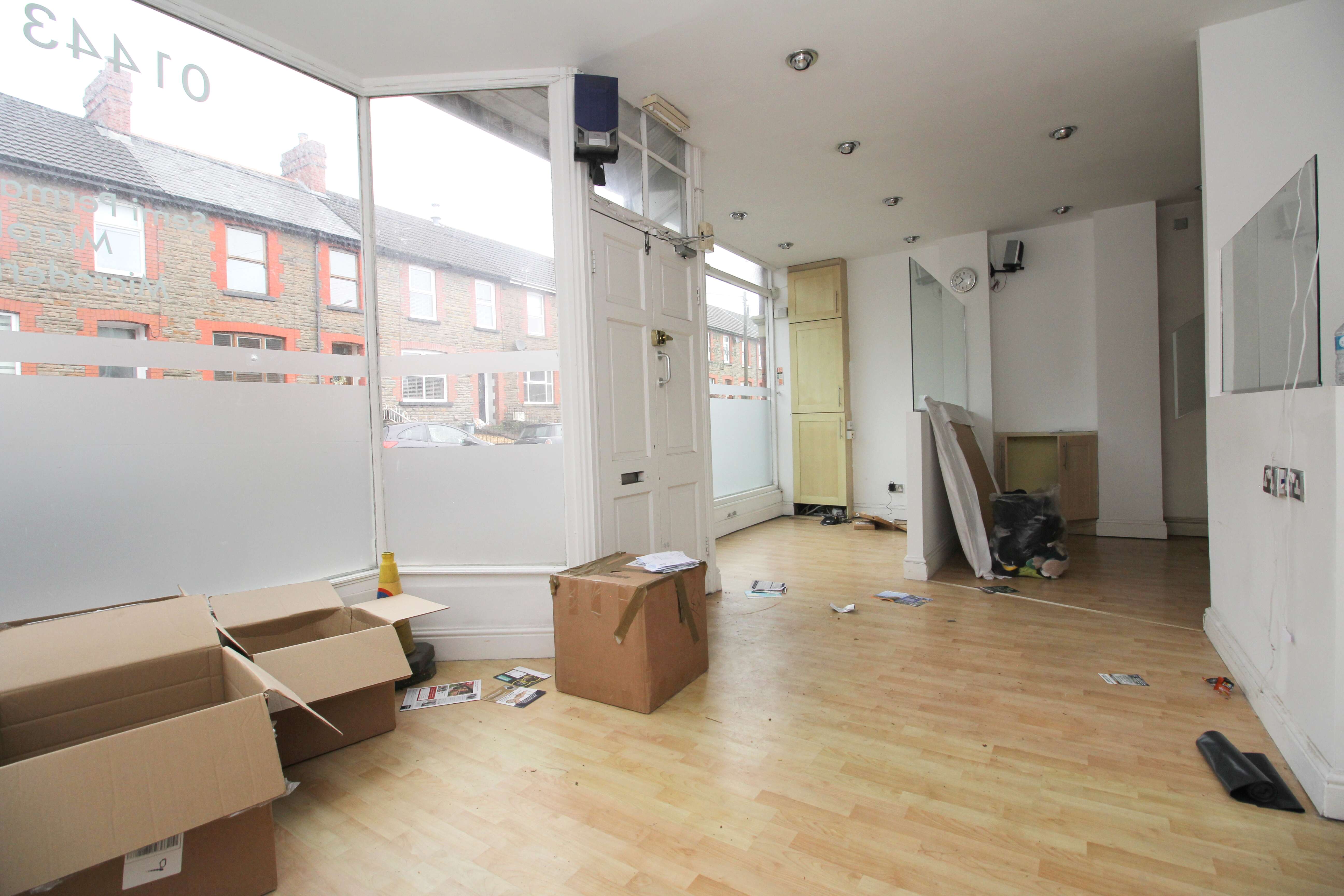 Main Road, Llantwit Fardre, Pontypridd CF38 2HE  Interior