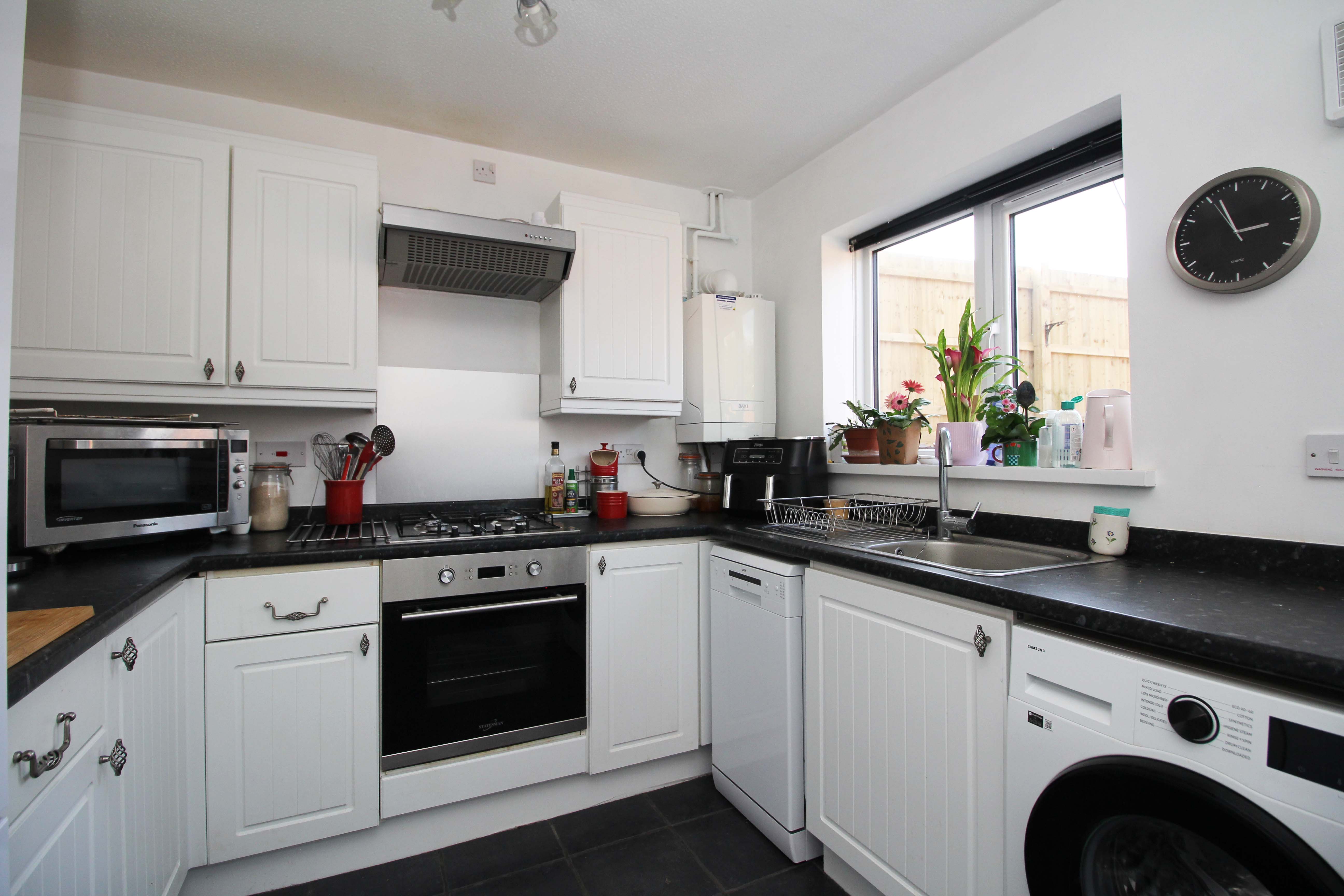 Llwyn Onn, Tyla Garw, CF72 9EU  Interior