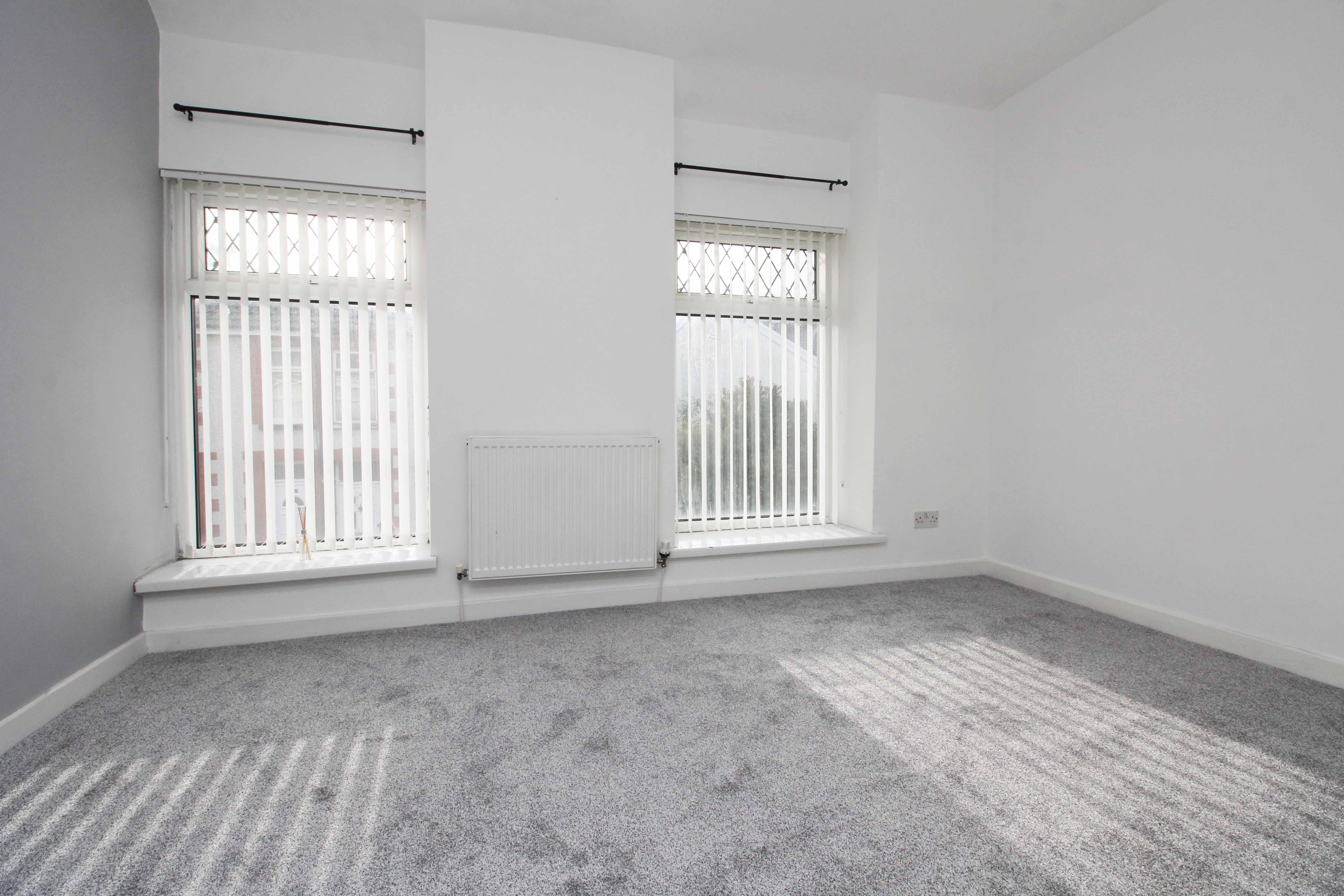 Thurston Road, Trallwn CF37 4RH  Interior