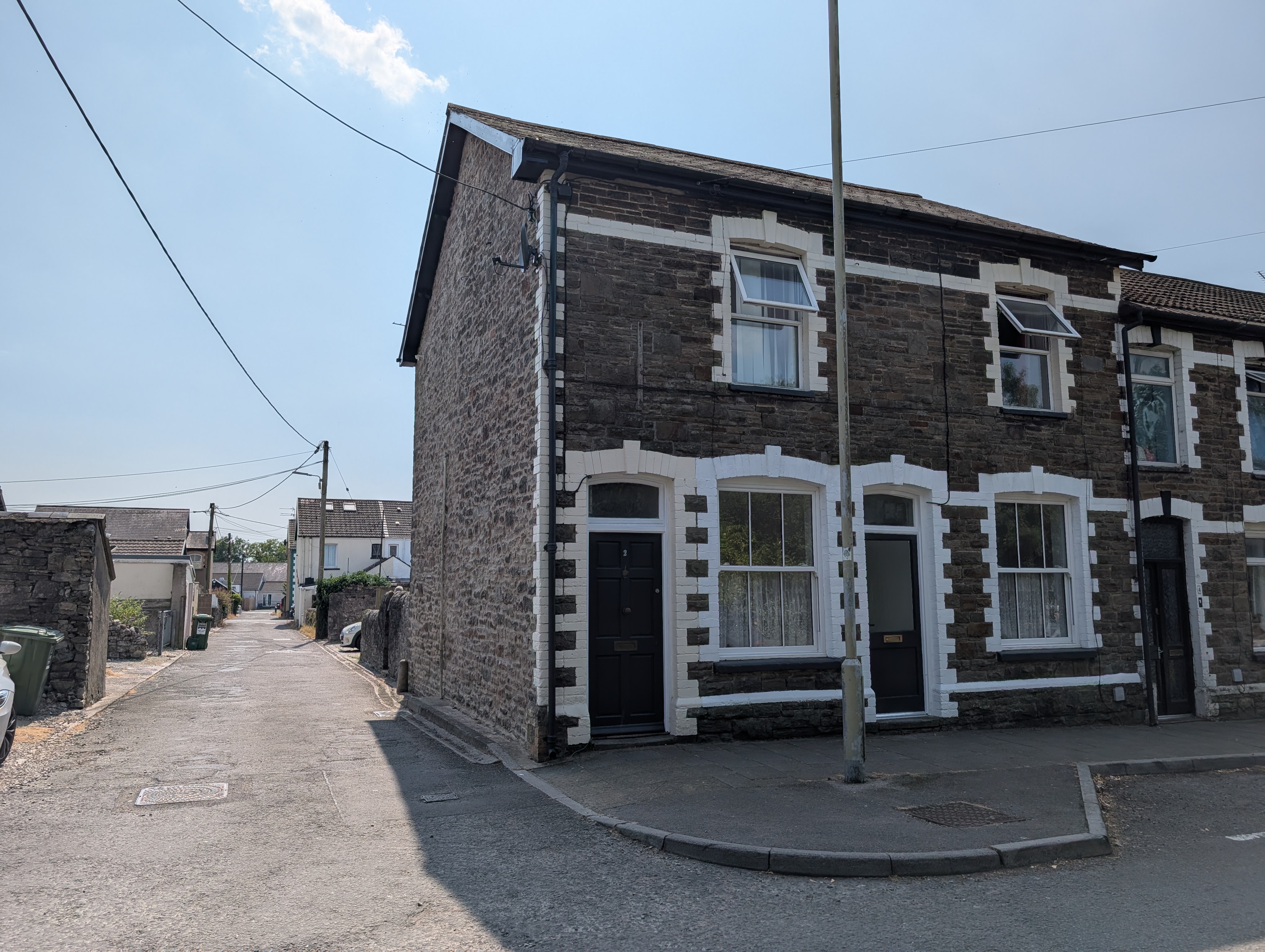 3, Station Terrace, Pontyclun, CF72 9ES  Interior