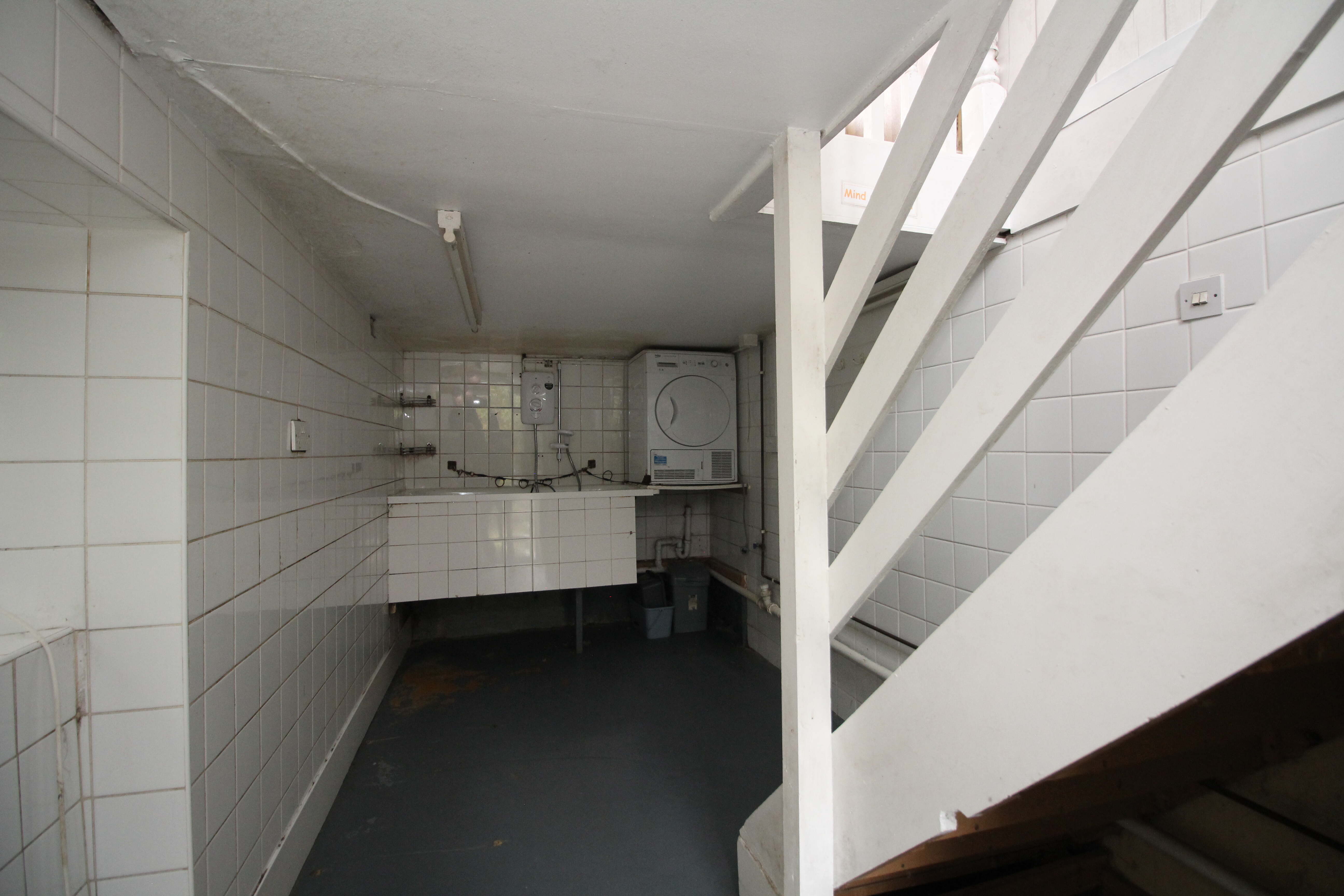 High Street, Tonyrefail CF39 8PG  Interior