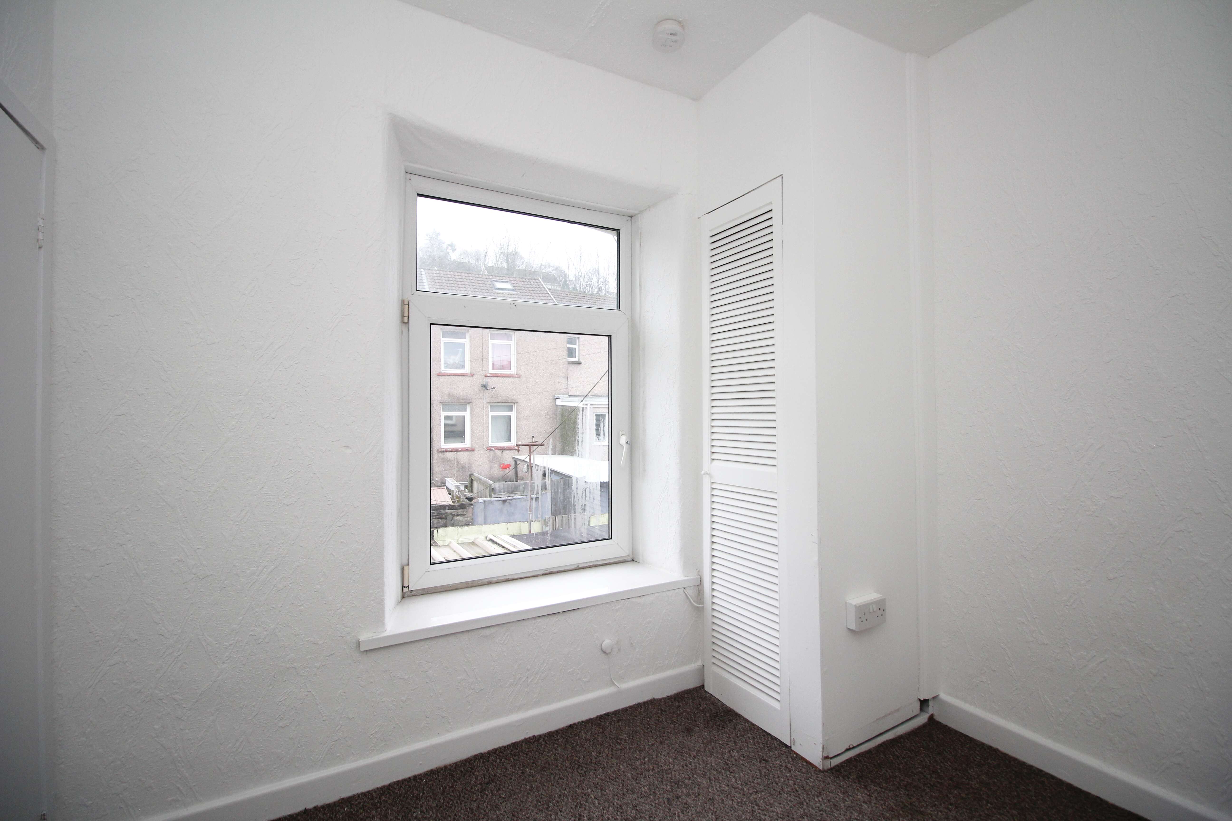Syphon Street, Porth,   Interior