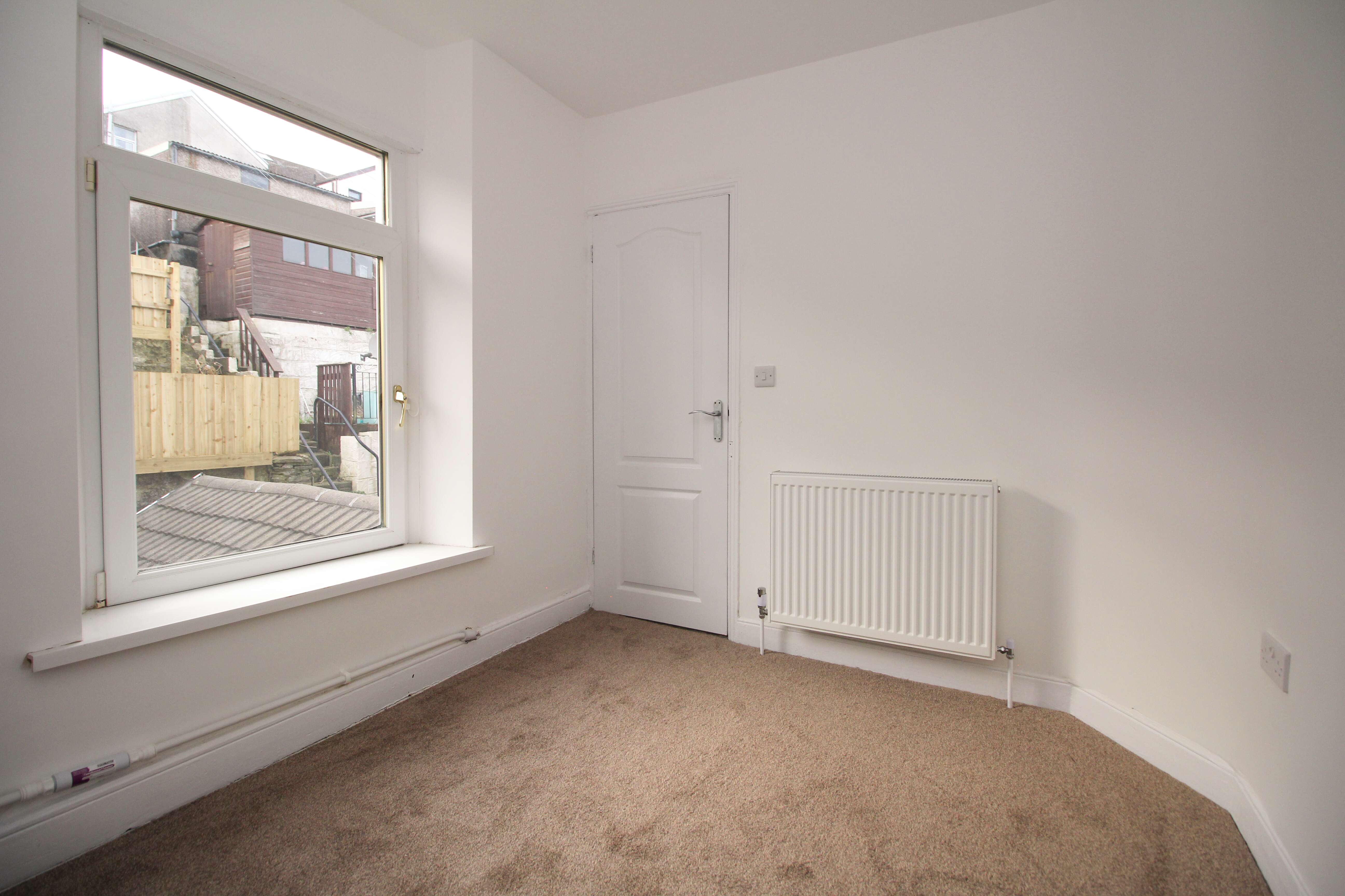 Kenry Street, Tonypandy, CF40 1DD  Interior