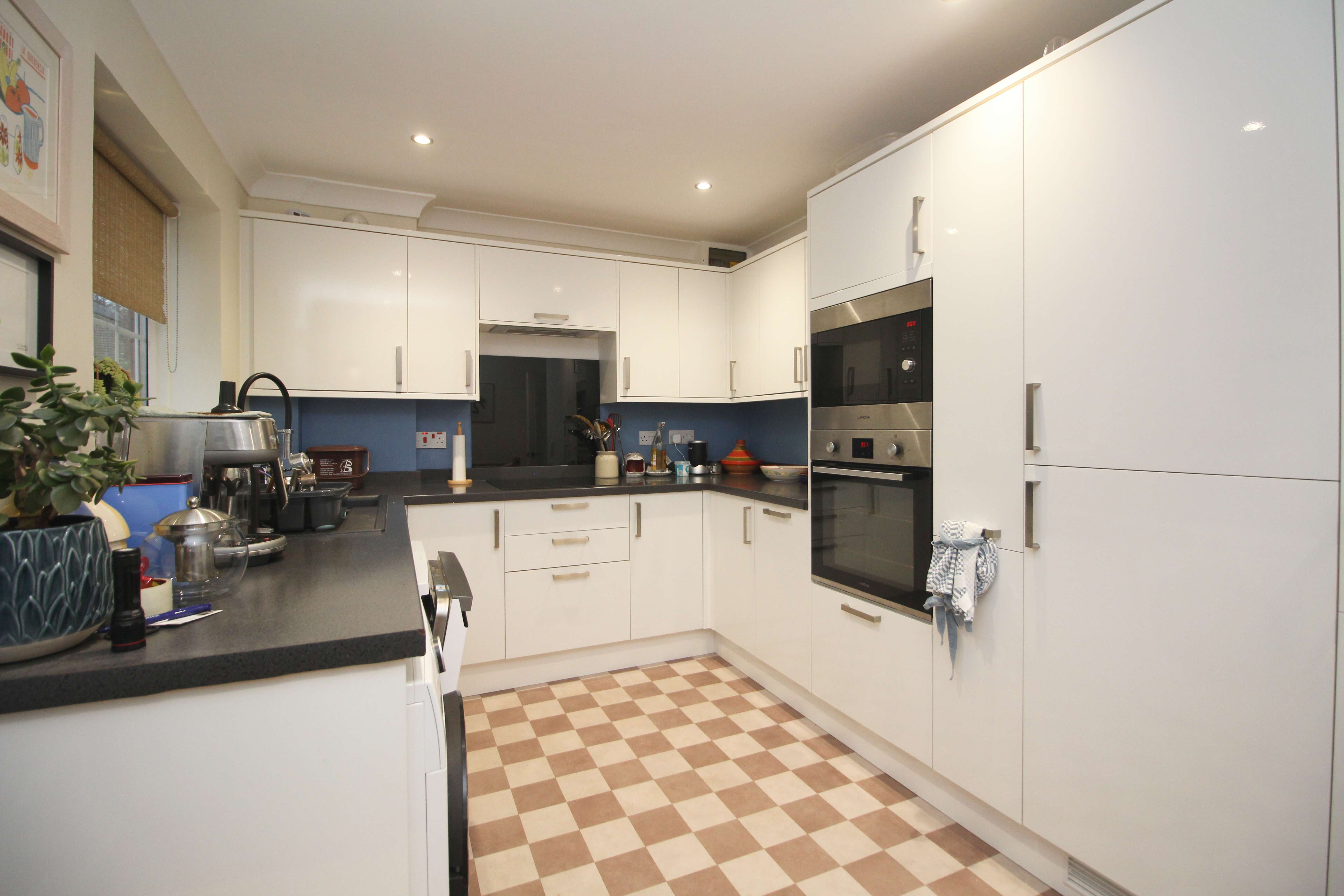 Llwyn Onn, Tyla Garw, CF72 9EU  Interior