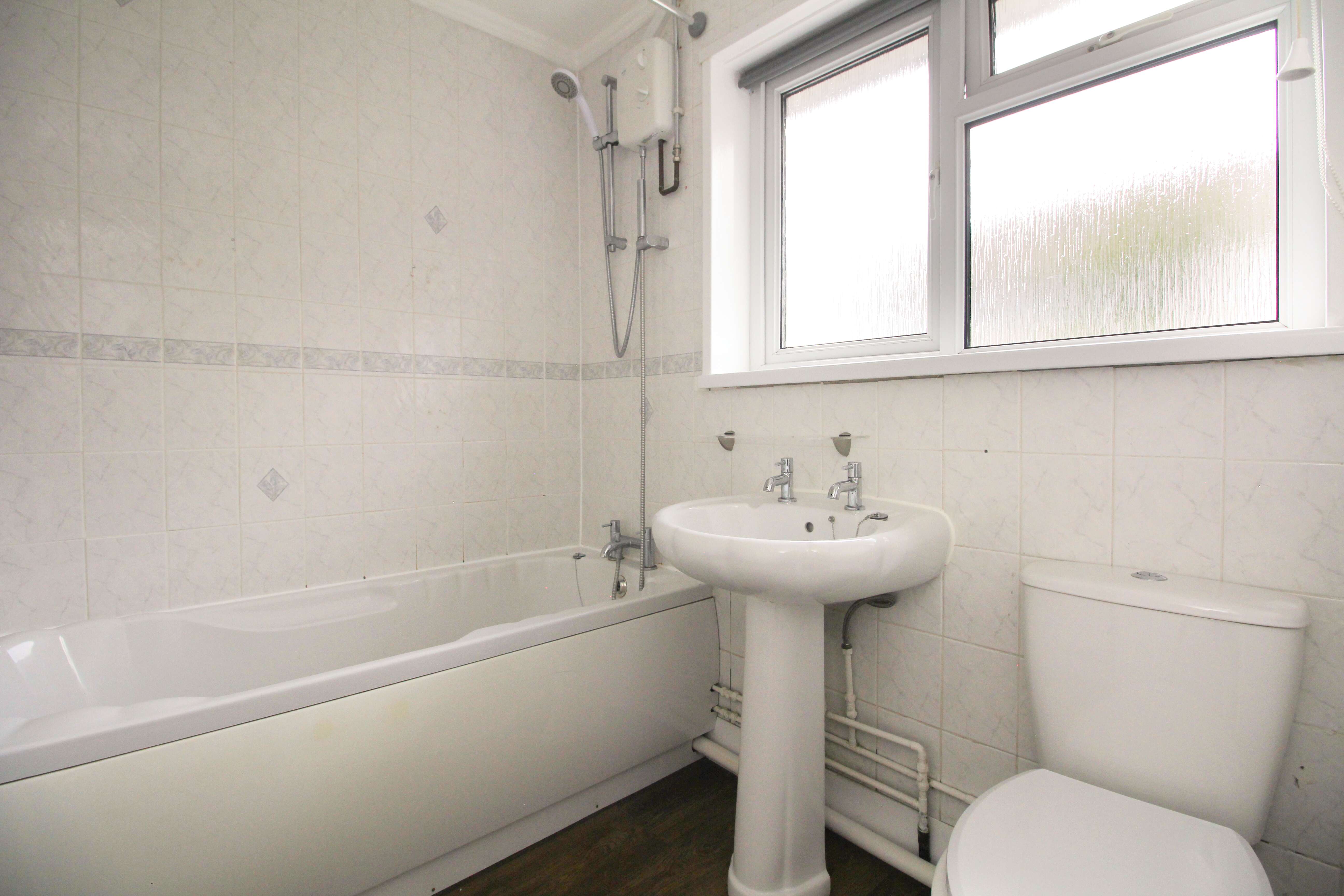 Dan y Cribyn, Ynysybwl CF37 3ET  Interior