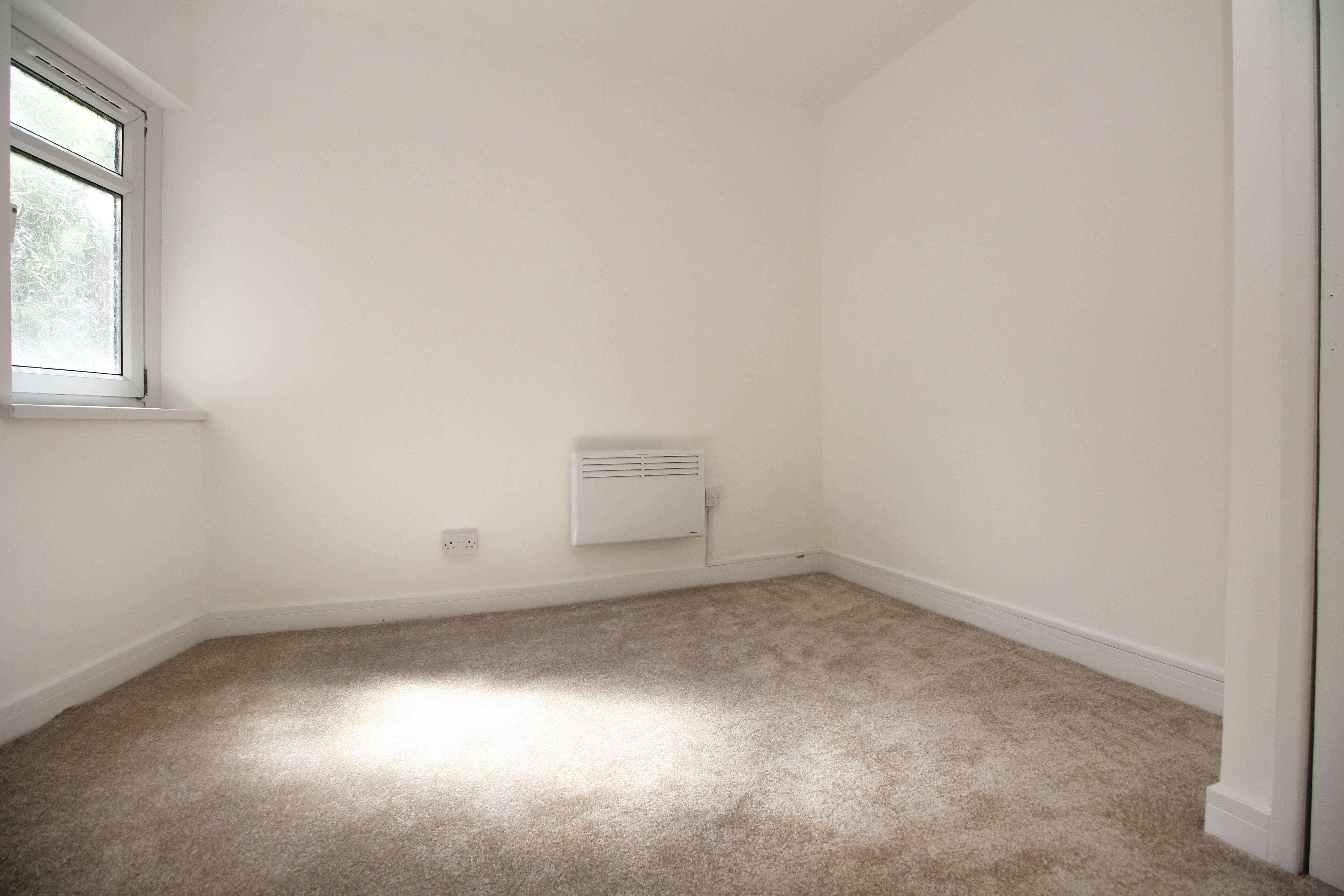 Ynyshir Road, Porth CF39 0EL  Interior