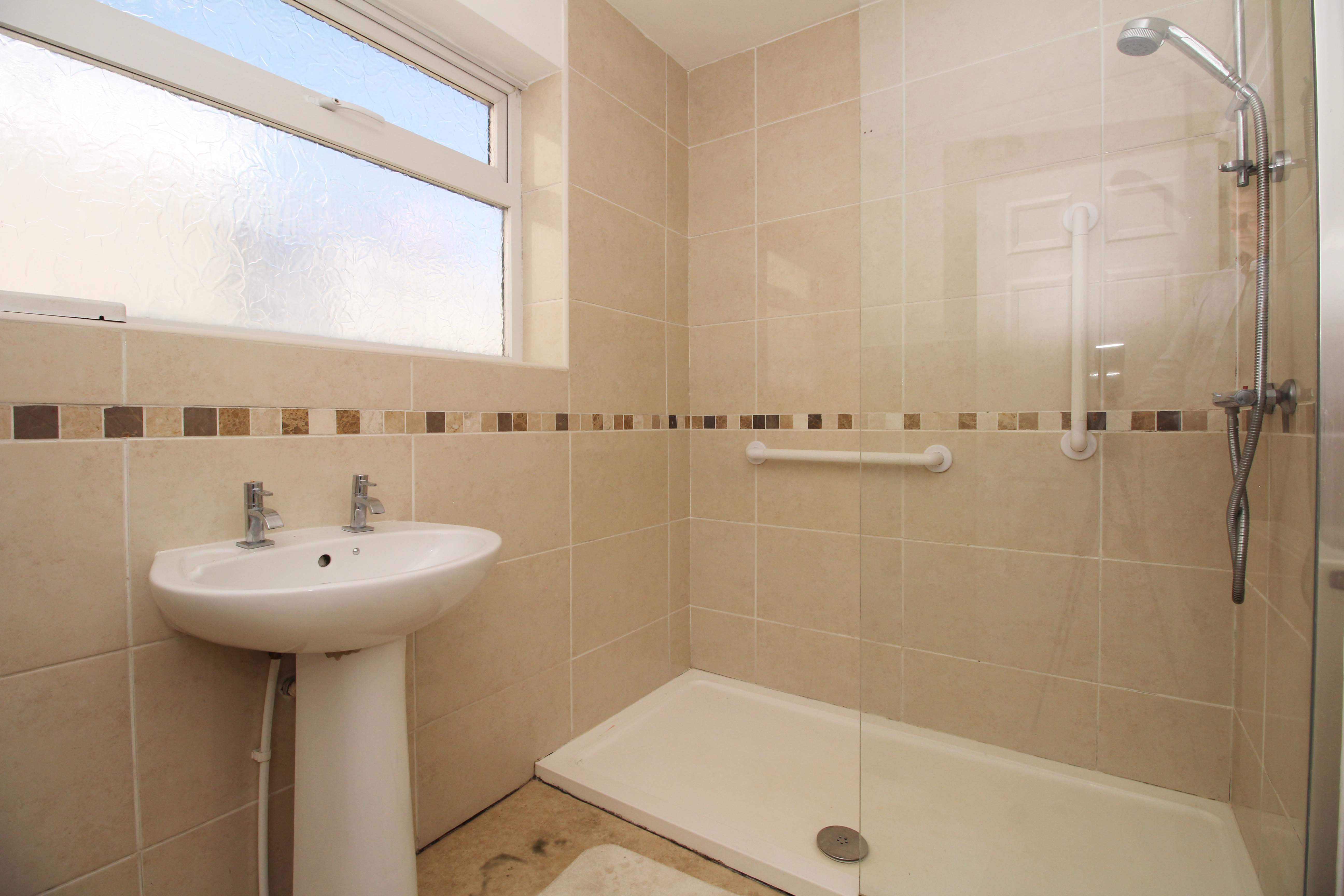 Crawshay Road, Tonypandy CF40 1TE  Interior