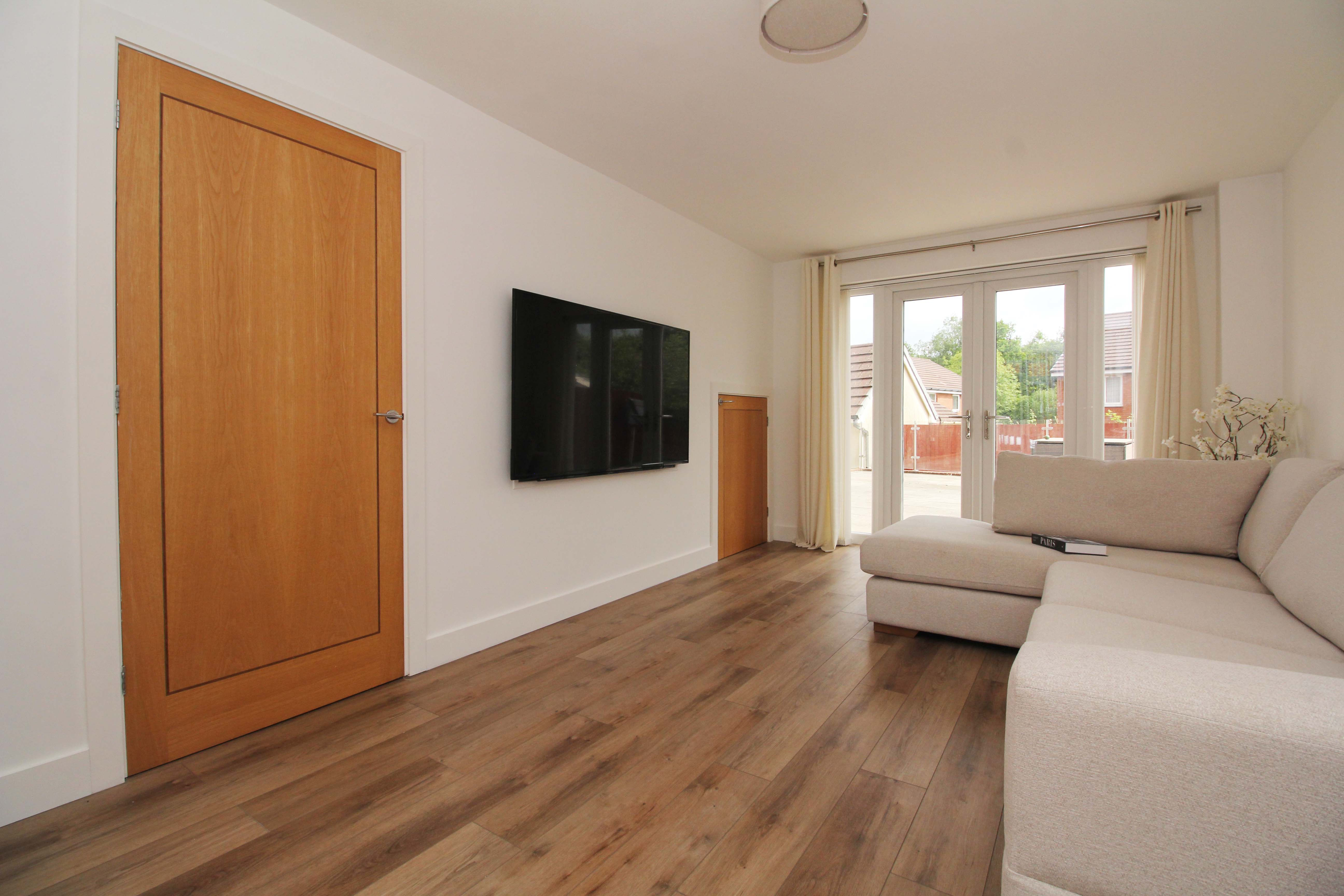 Brynteg Green, Beddau CF38 2QA  Interior