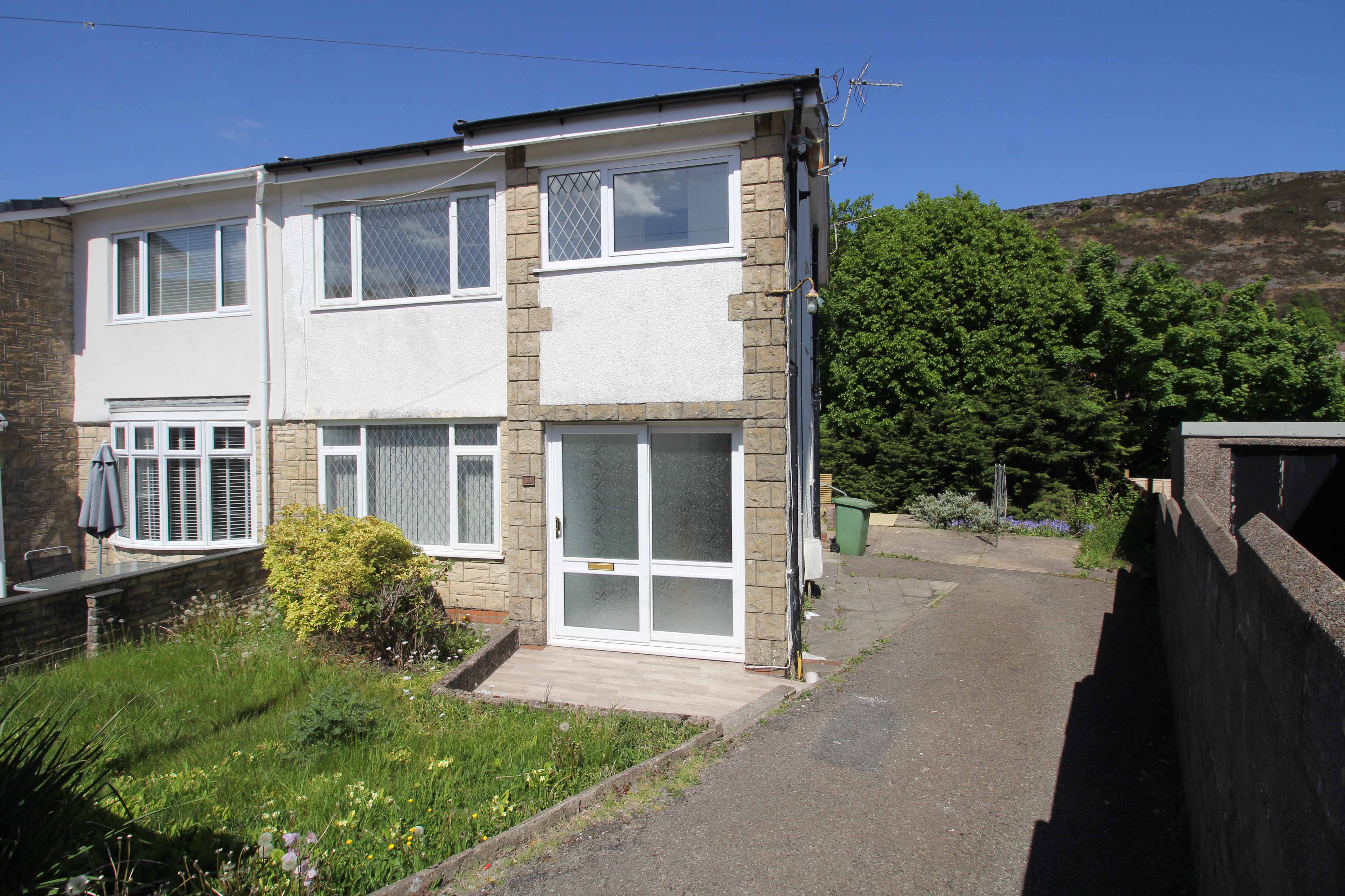 Oakdale Road, Tonypandy CF40 1RS  Interior