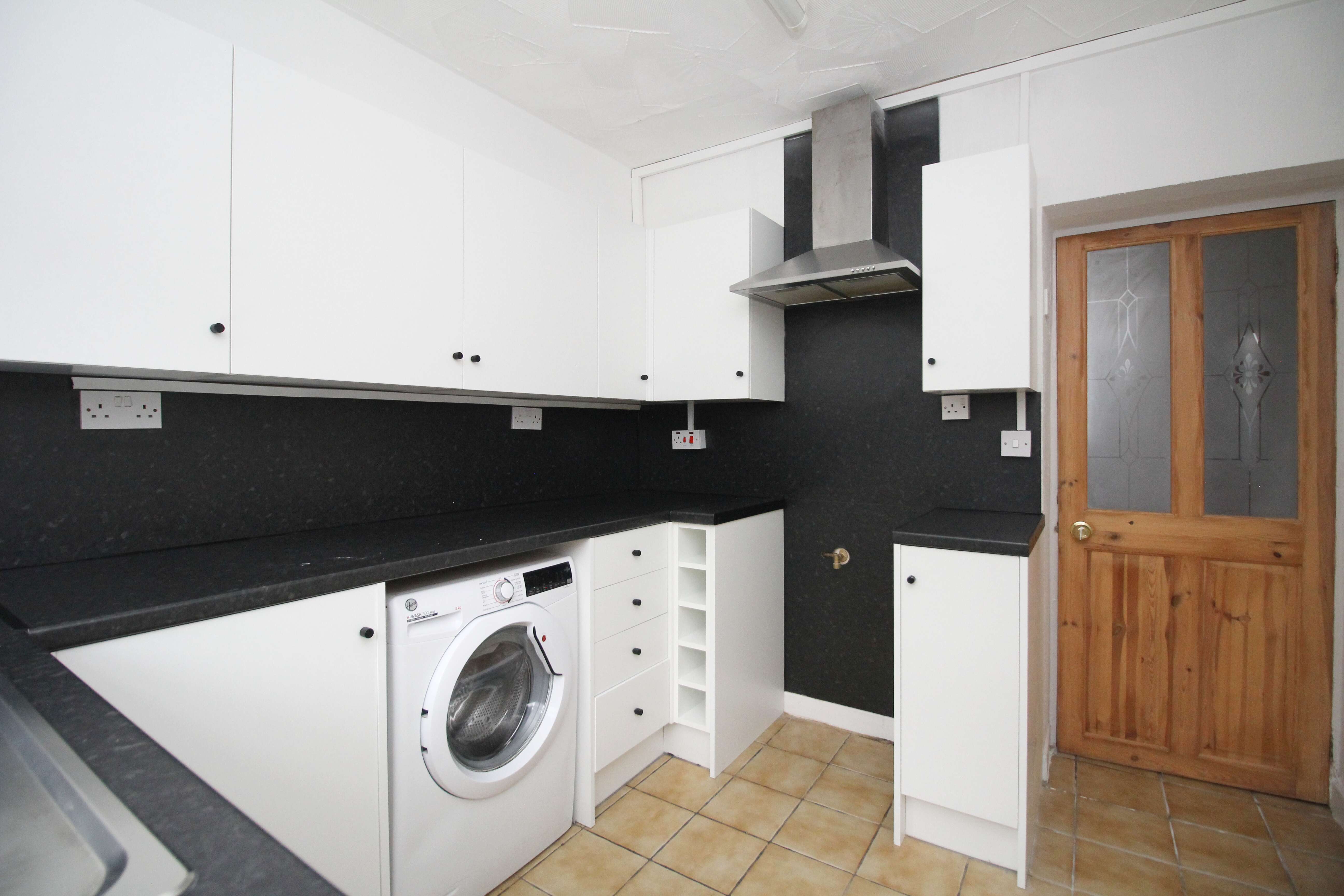 Syphon Street, Porth,   Interior