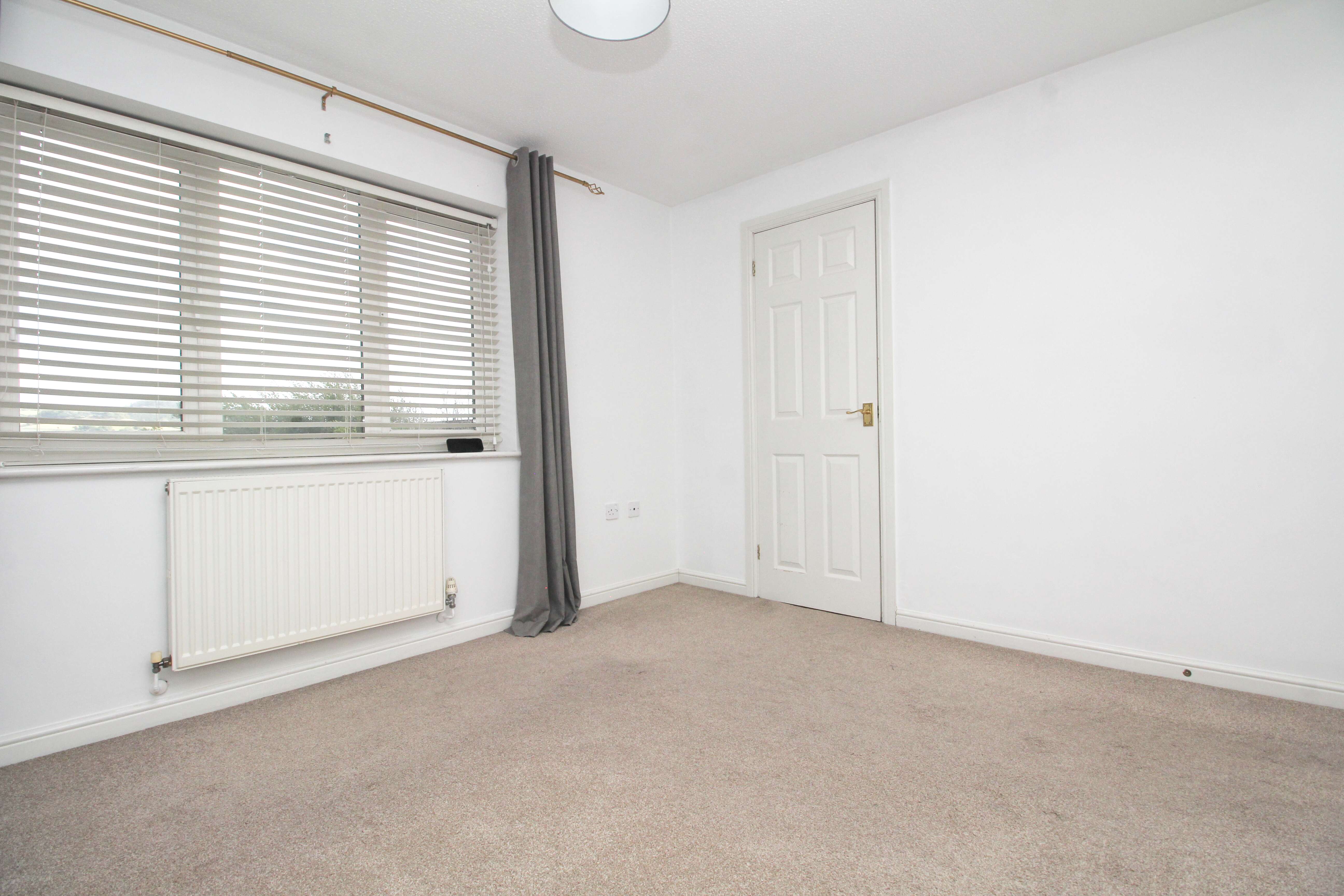 Heol Rhosyn, Llantwit Fardre CF38 2TH  Interior
