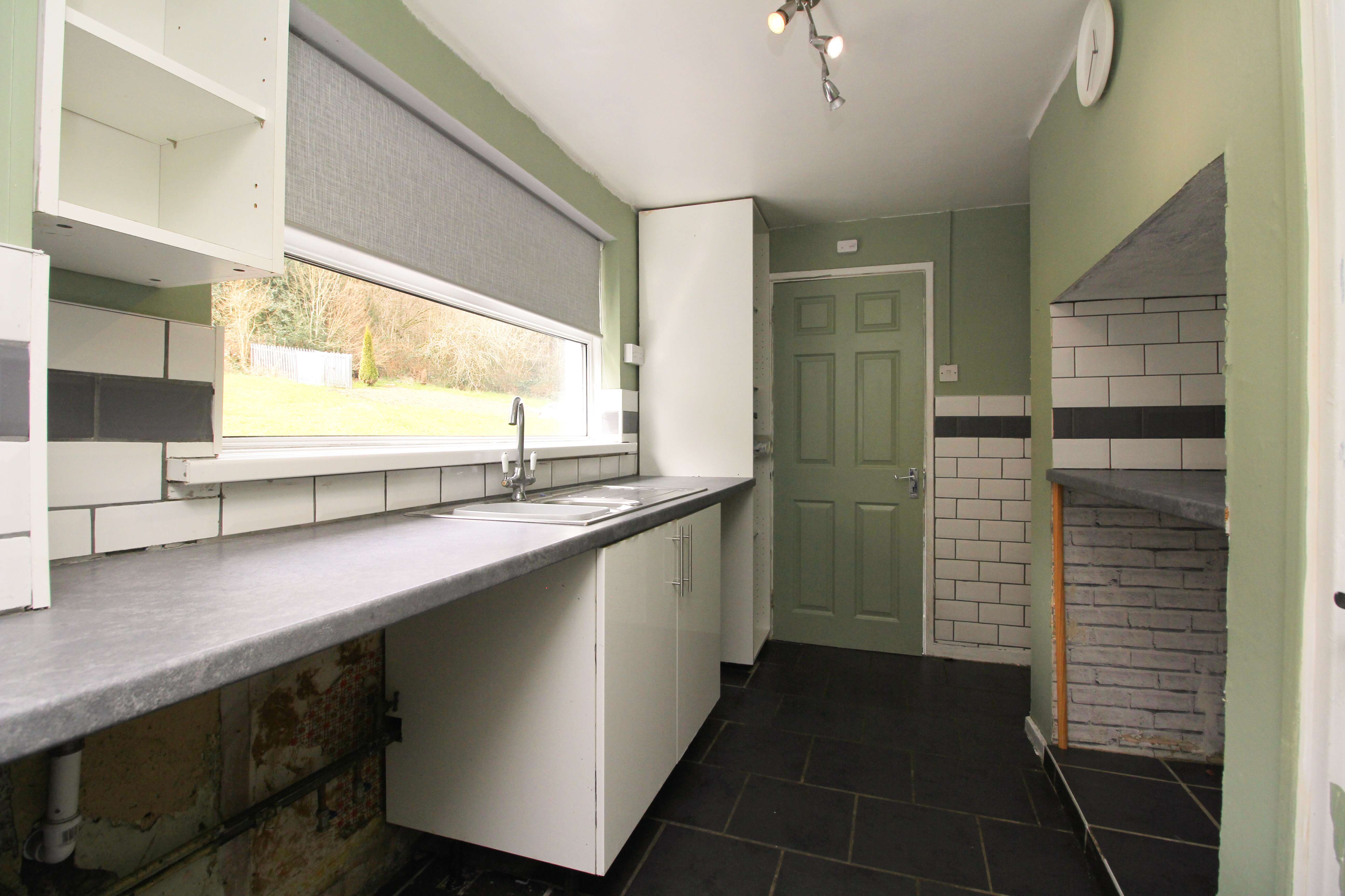 Dan y Cribyn, Ynysybwl CF37 3EU  Interior