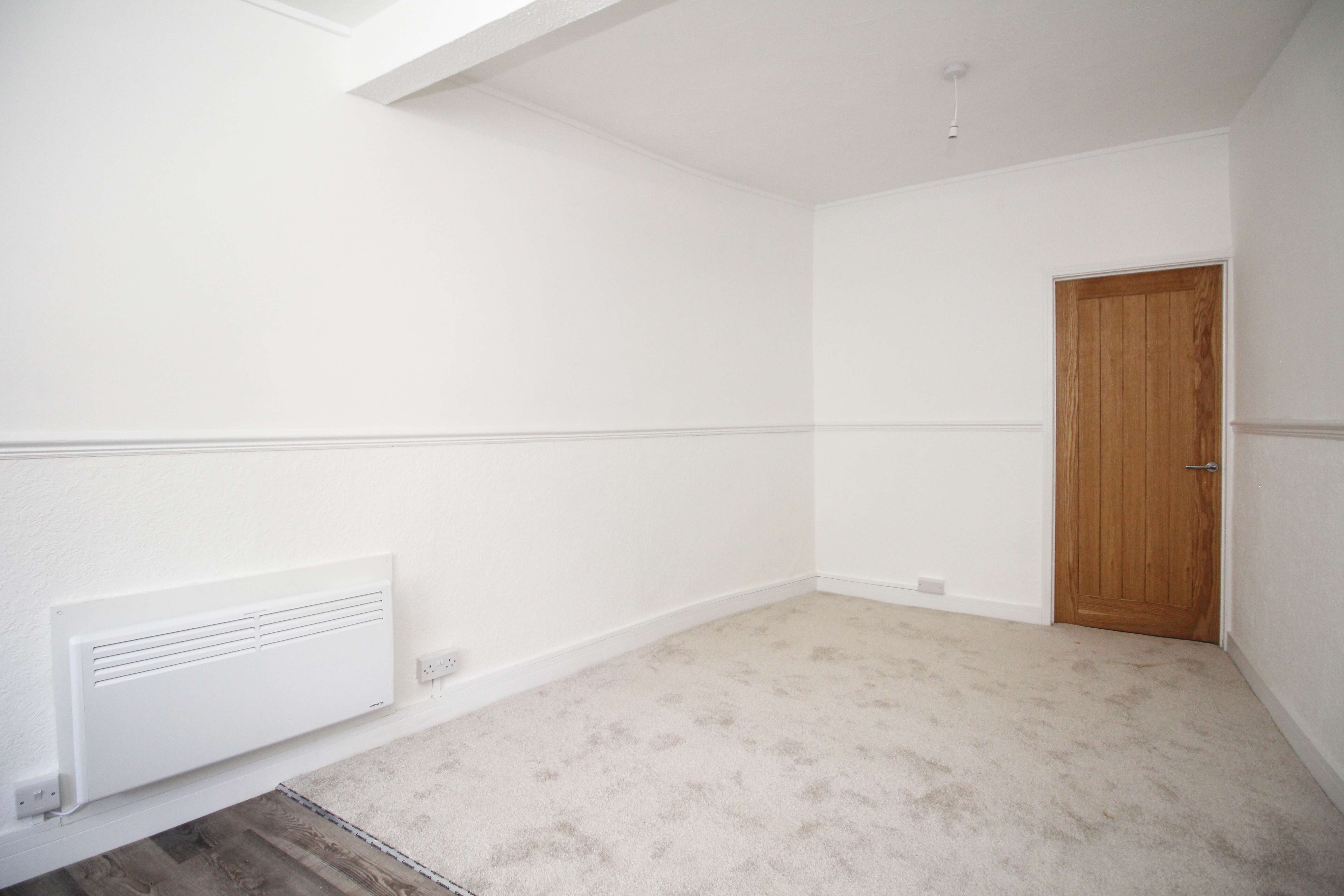 Ynyshir Road, Porth CF39 0EL  Interior