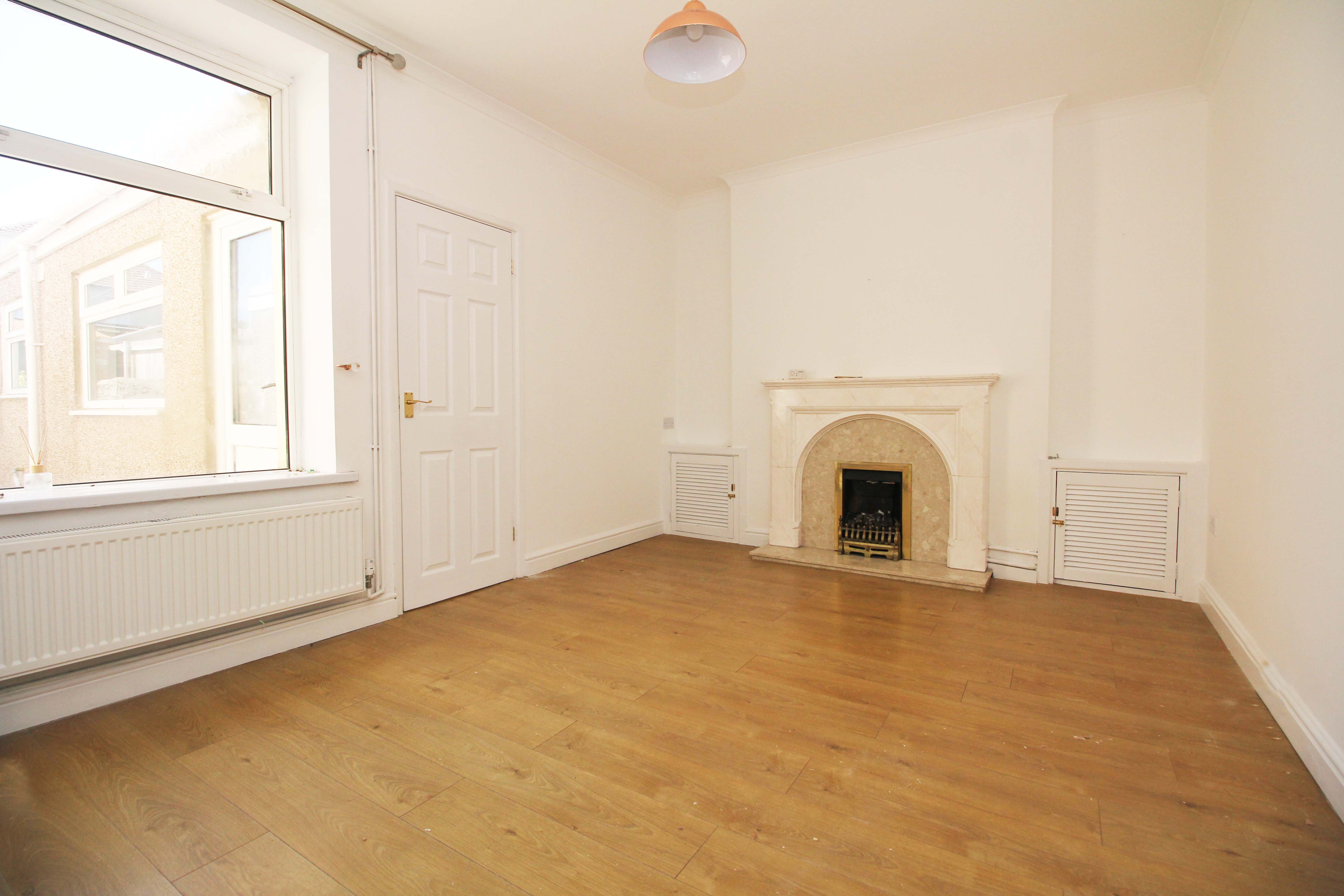 Crawshay Road, Tonypandy CF40 1TE  Interior