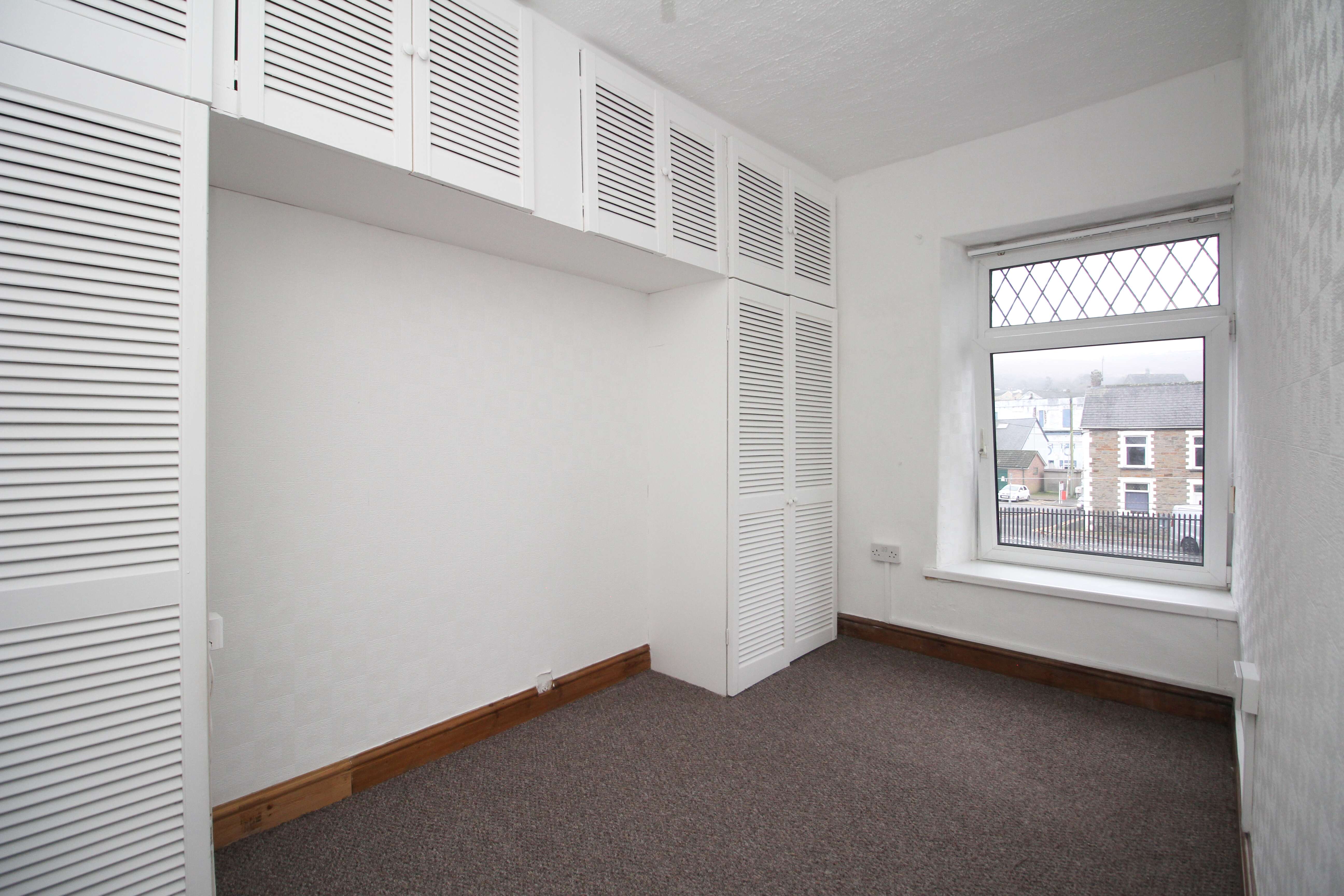 Syphon Street, Porth,   Interior