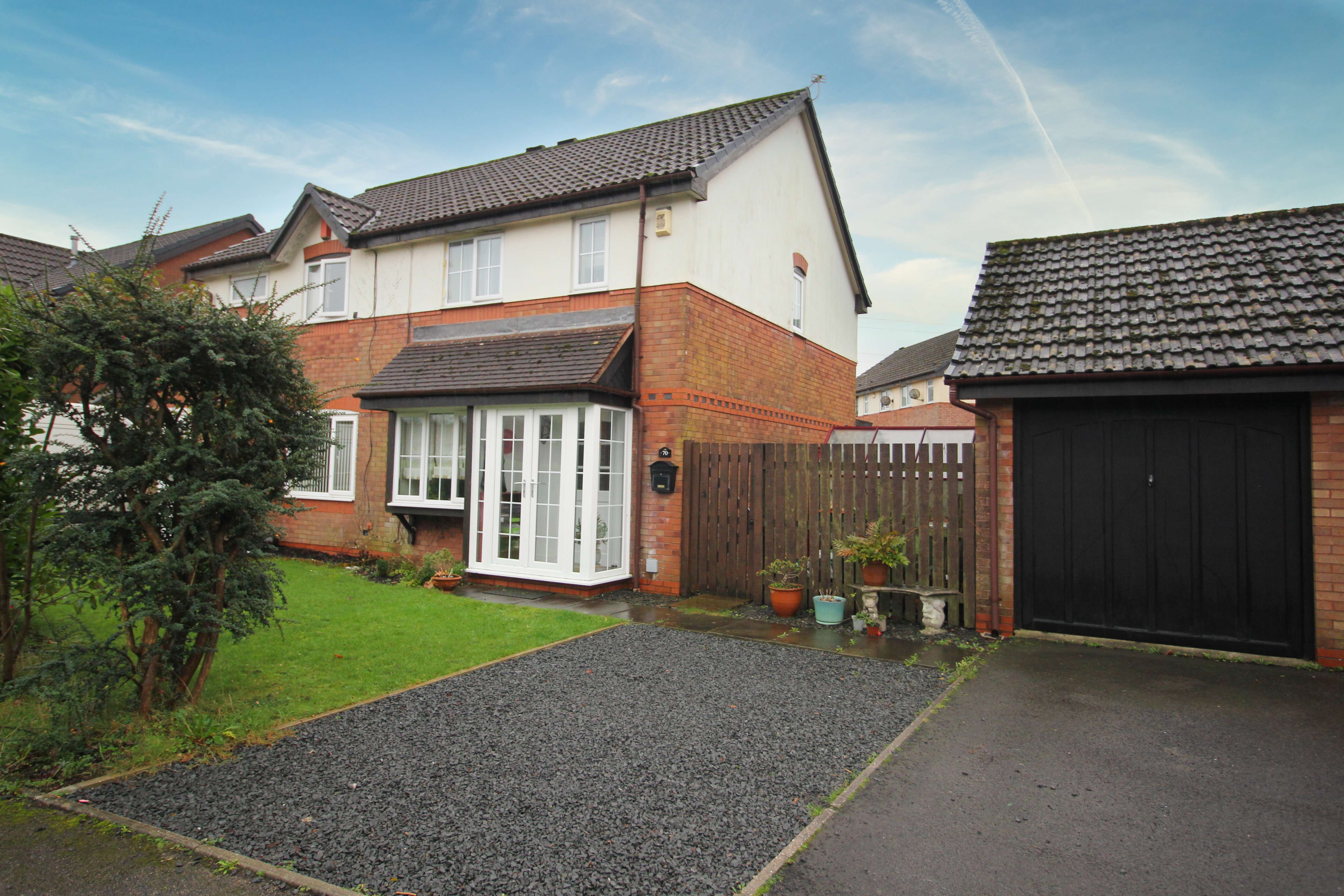 Llwyn Onn, Tyla Garw, CF72 9EU  Interior